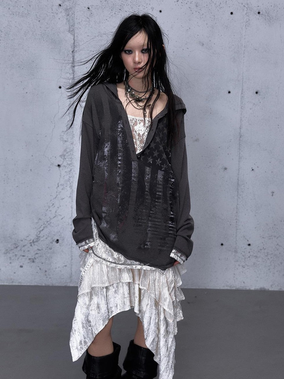 NO ROMANCE V-neck Print Lace Panel Loose Fit Women&