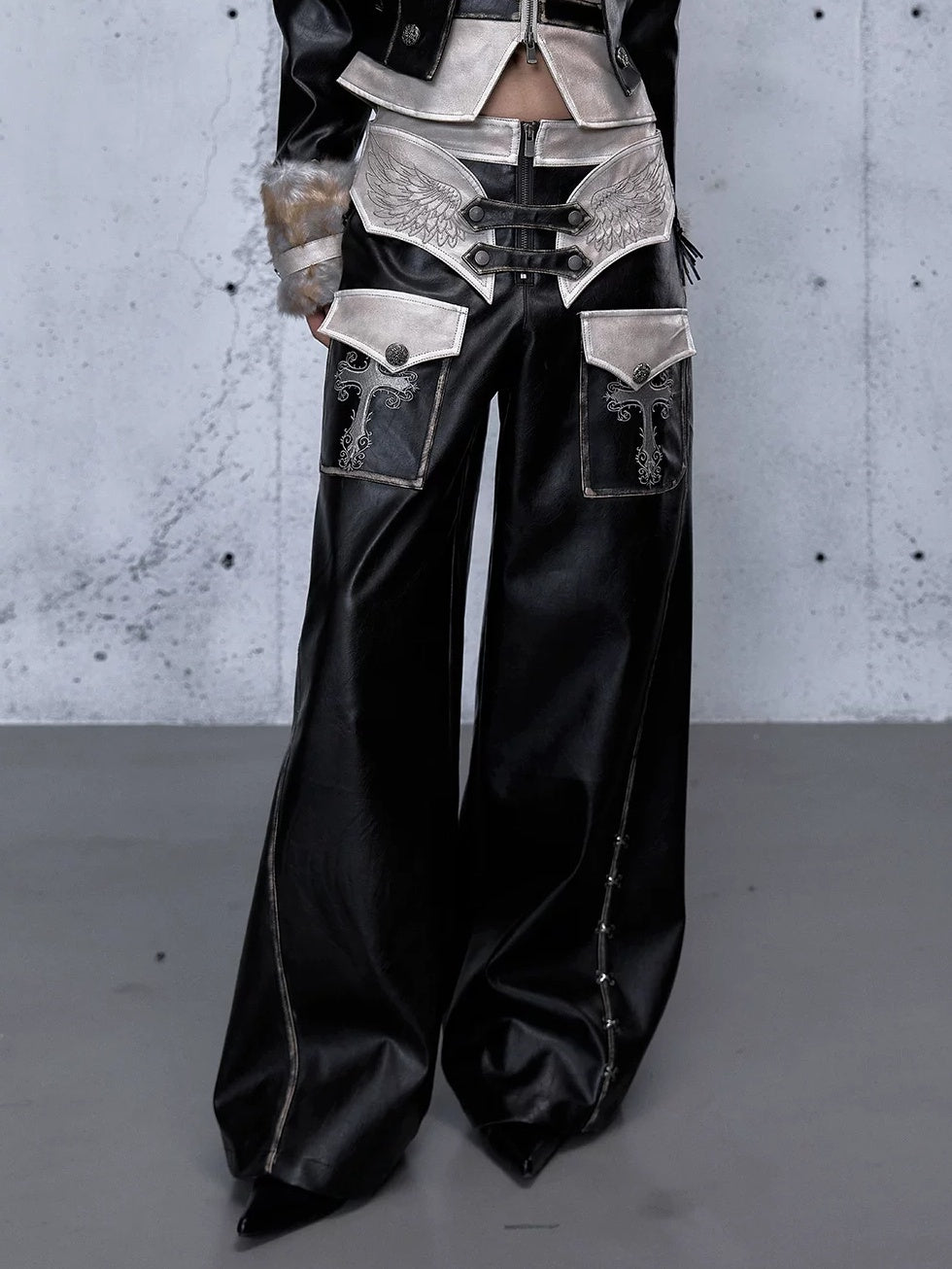 NO ROMANCE Vintage Distressed Low Rise Wide Leg Relaxed Fit Women Faded Black Pants