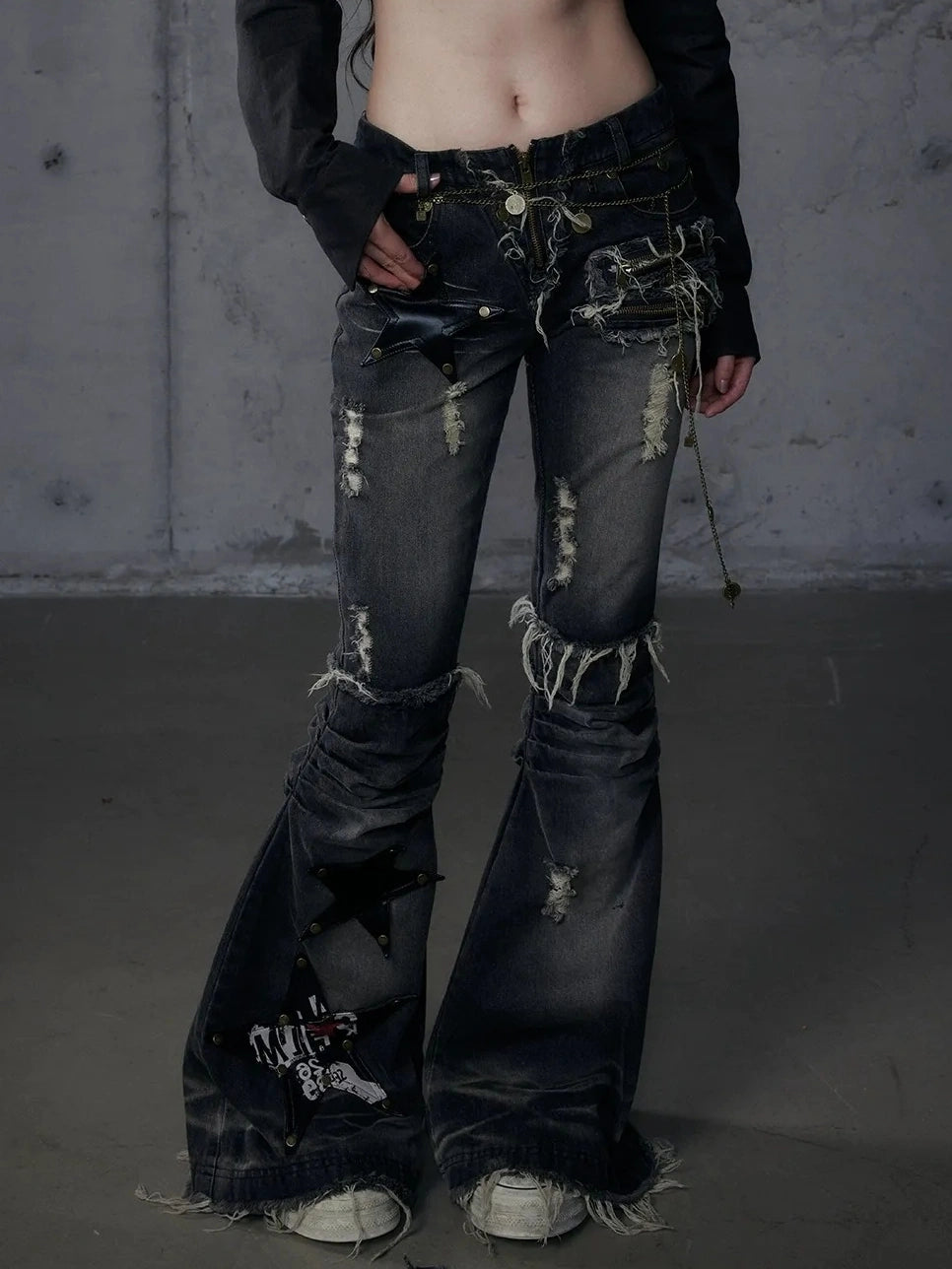 NO ROMANCE Vintage Washed Black Star Print High Waisted Slim Non Stretch Women Denim Jeans