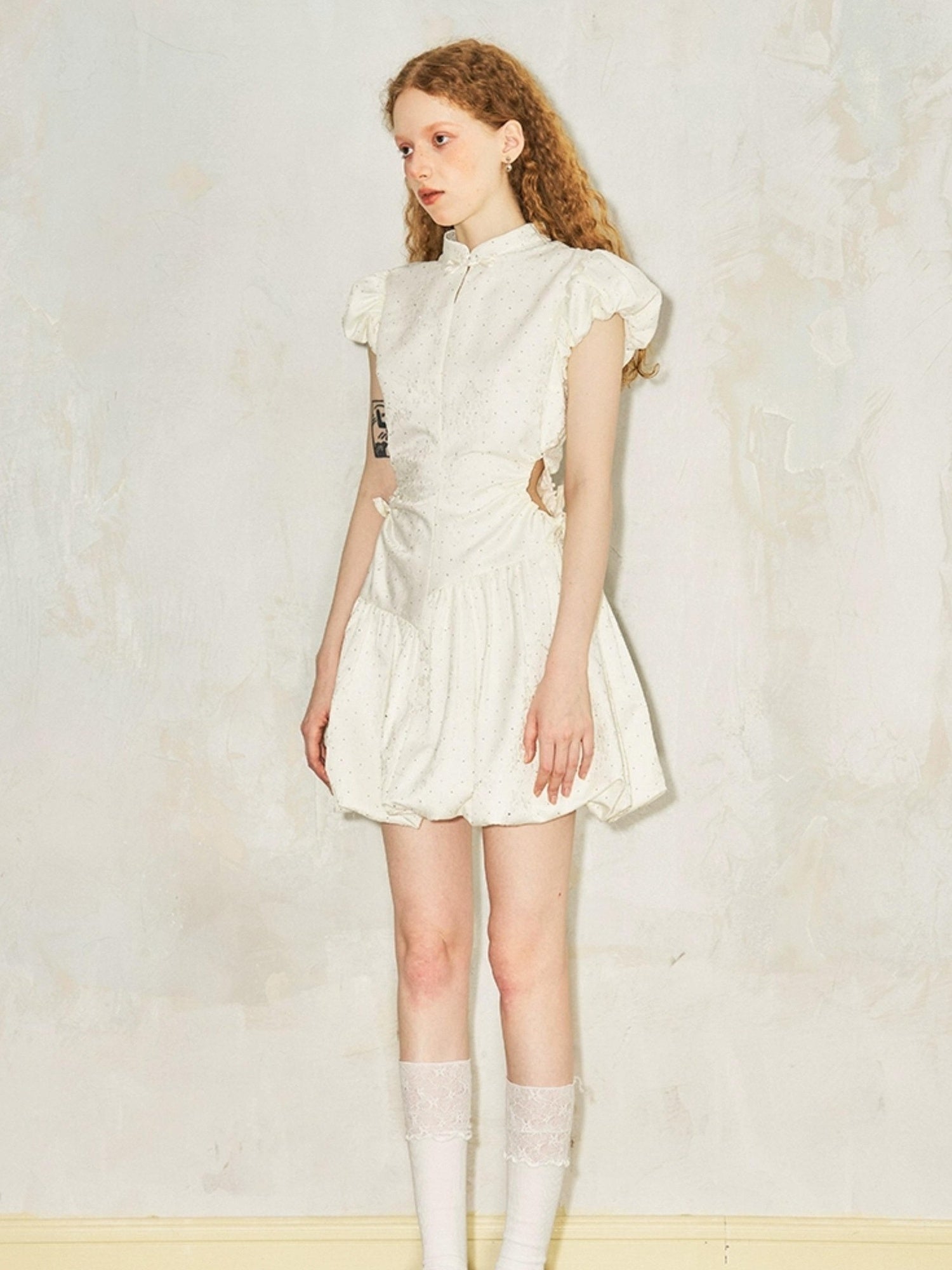 DIDDI MODA New Chinese Knot Bubble Sleeve Hollow Waist Ruffle Dress