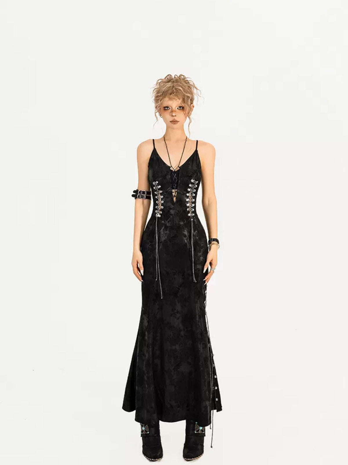 Nico Molly Dark Gothic Burnout V-neck Women&
