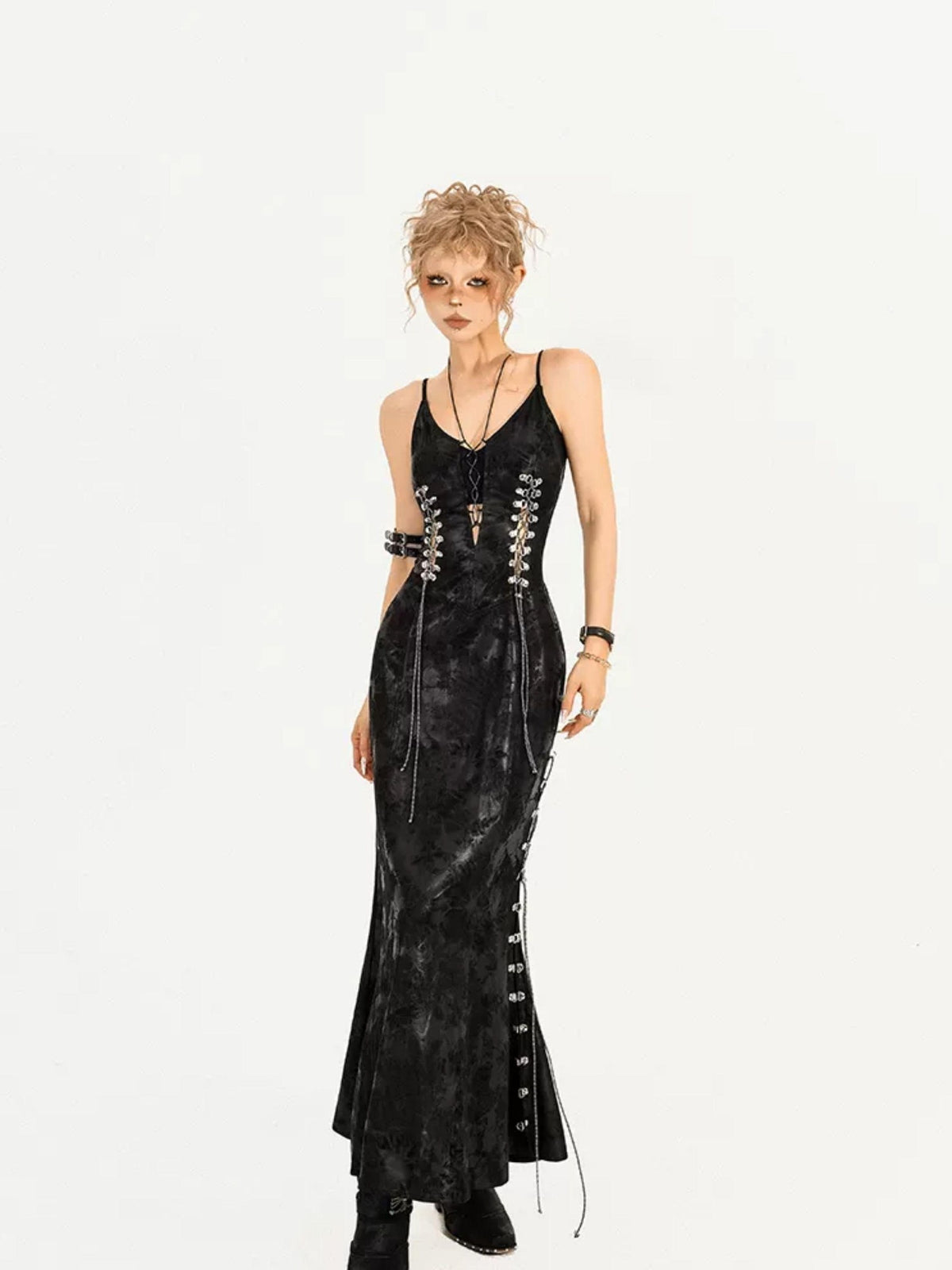 Nico Molly Dark Gothic Burnout V-neck Women&