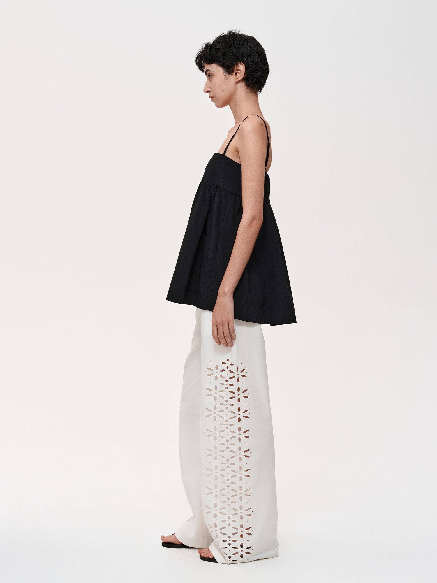 Northbutsouth Adjustable Straps U Shape Wire Modest Puff Sleeveless Top