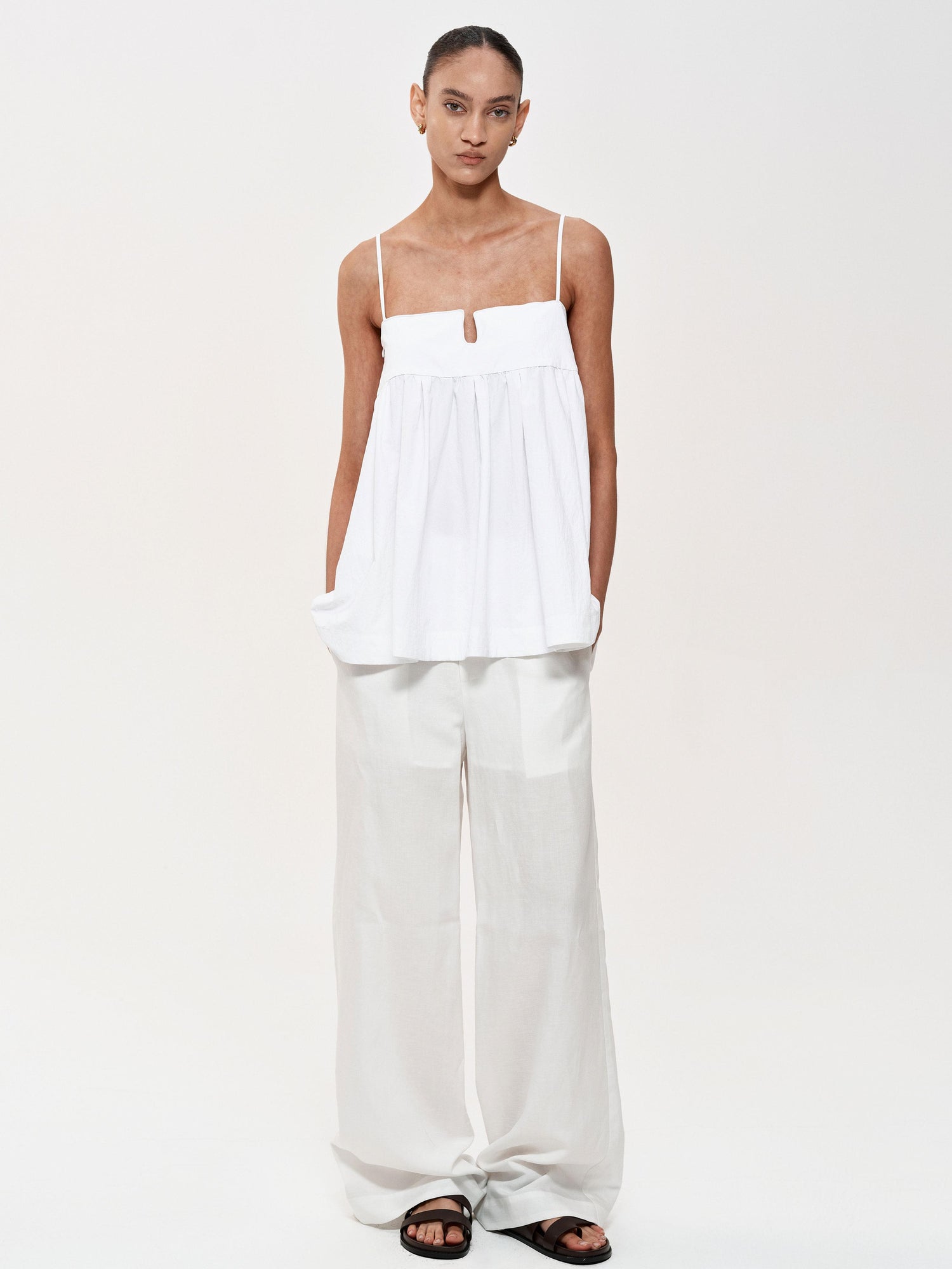 Northbutsouth Adjustable Straps U Shape Wire Modest Puff Sleeveless Top