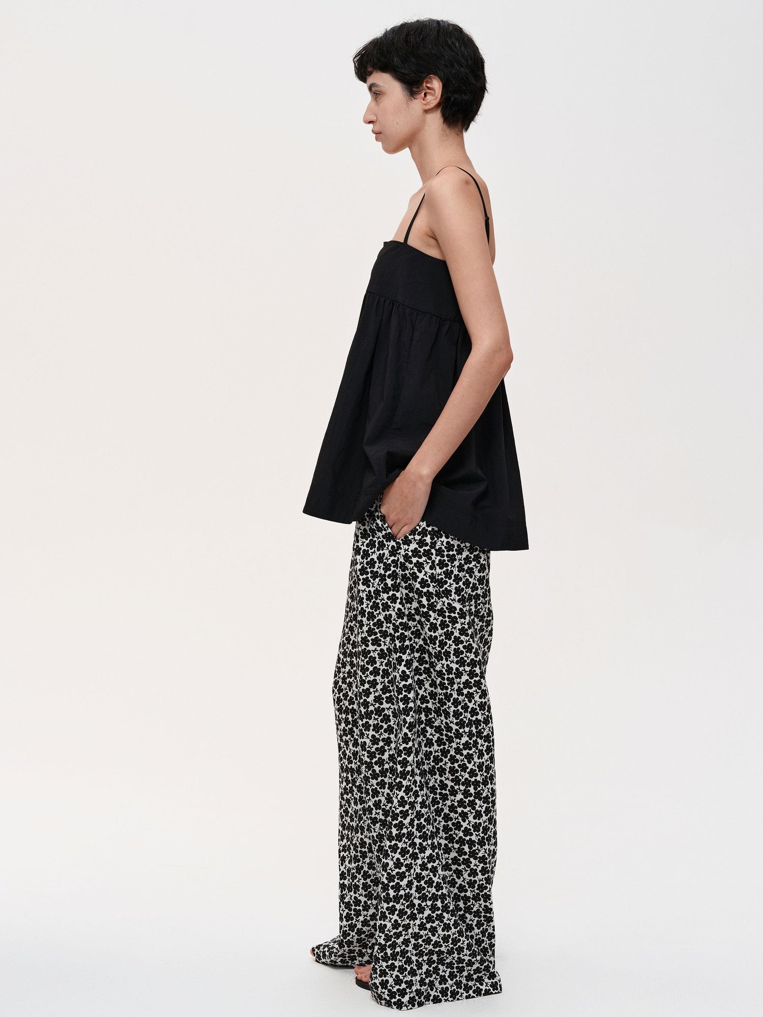 Northbutsouth Adjustable Straps U Shape Wire Modest Puff Sleeveless Top