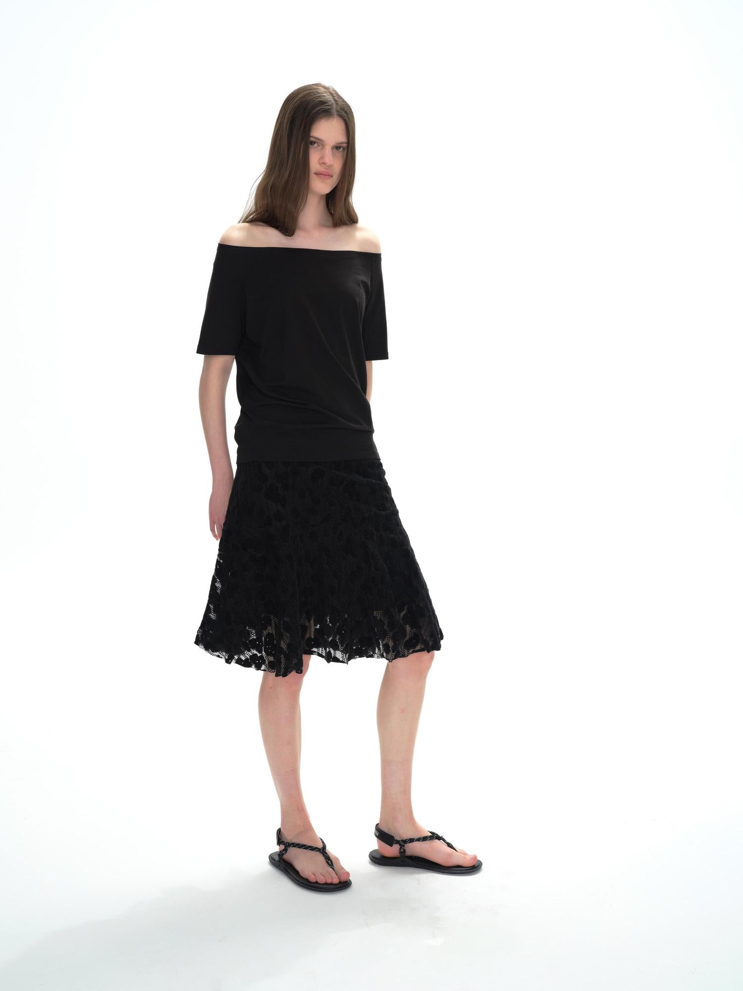 Northbutsouth Asymmetric Shoulder Stacked Two Way T-shirt