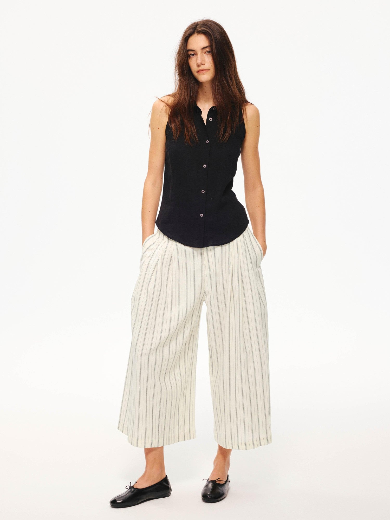 Northbutsouth Black White Striped Double Pleated Cropped Women&