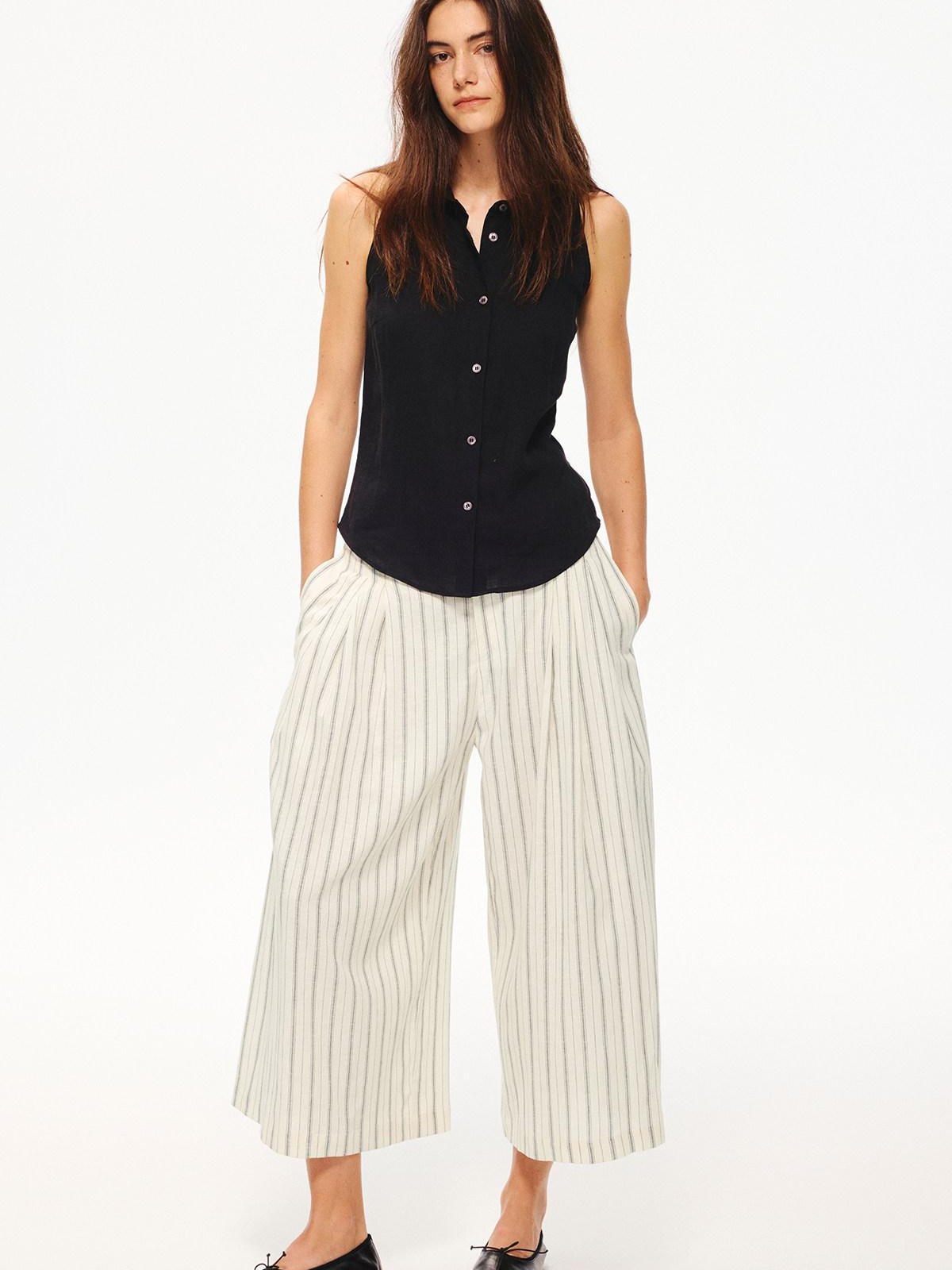 Northbutsouth Black White Striped Double Pleated Cropped Women&