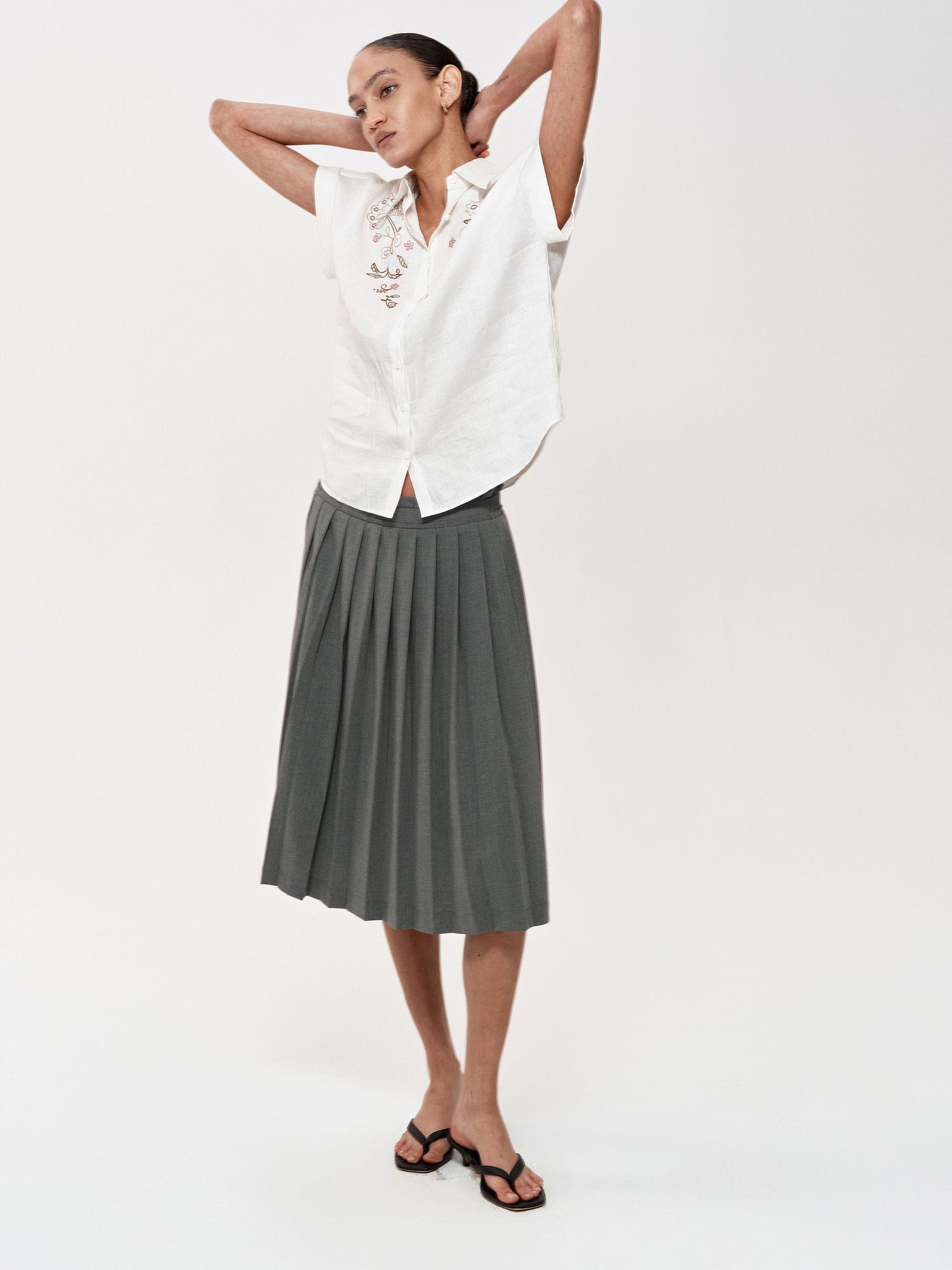 Northbutsouth Classic Pleated Skirt With Lace Waistband