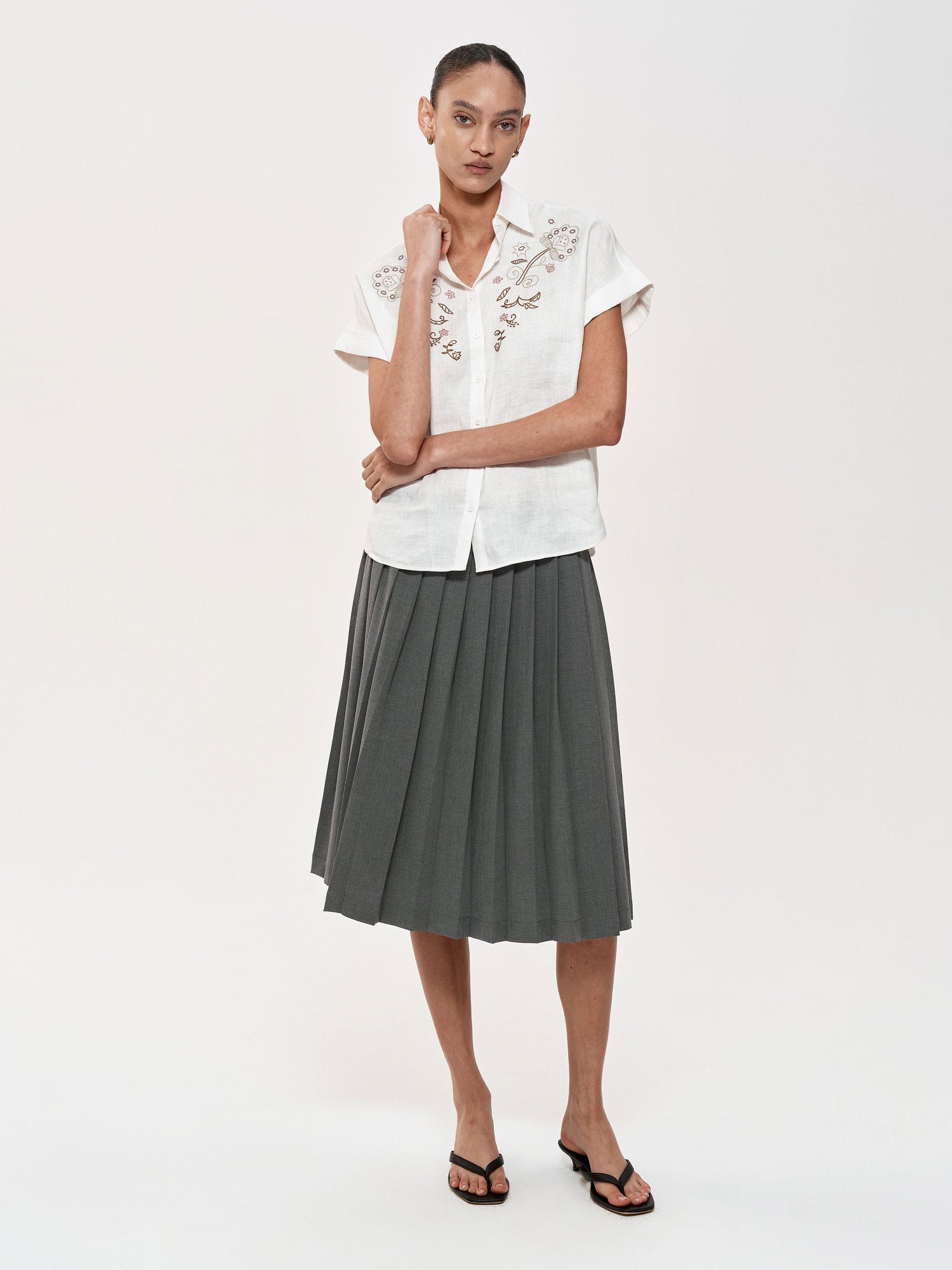 Northbutsouth Classic Pleated Skirt With Lace Waistband