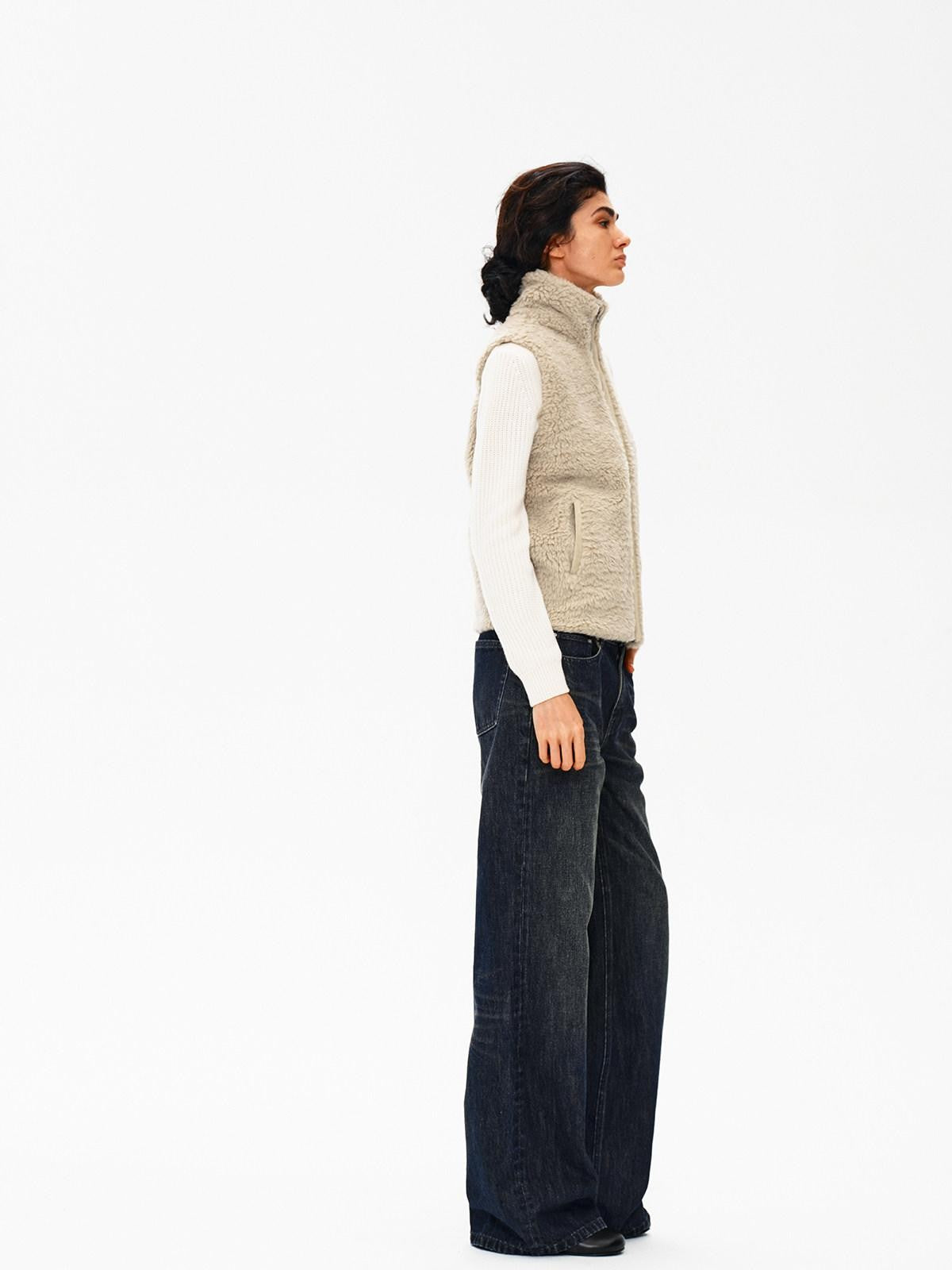 Northbutsouth Curly Plush High Collar Straight Cut Women&