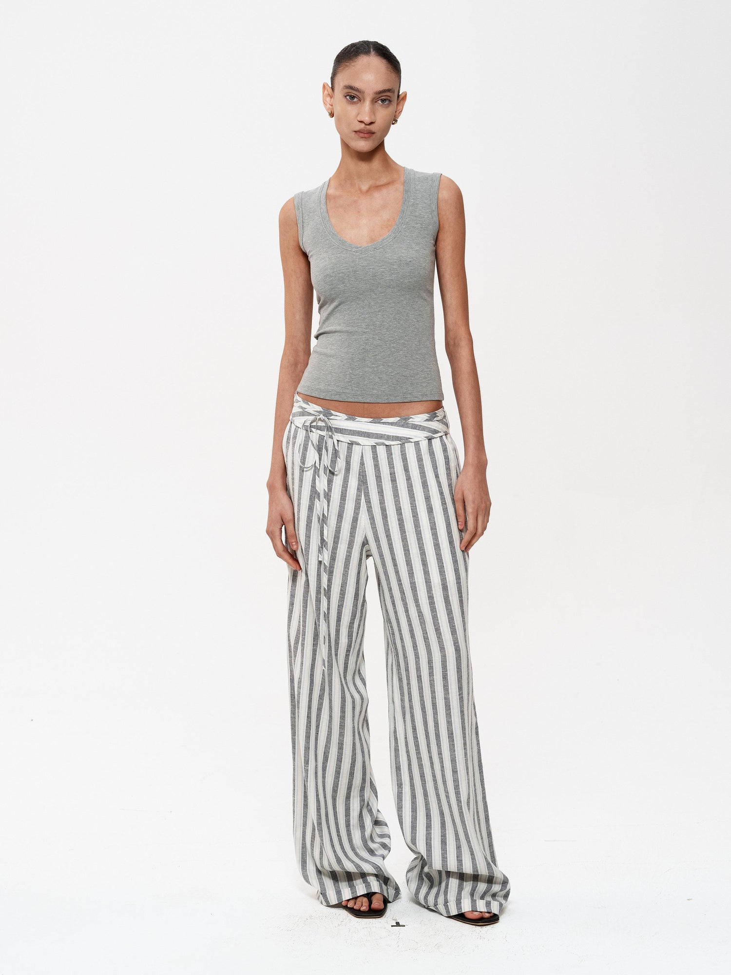 Northbutsouth Deep V Slim Fit Camisole In Three Colors