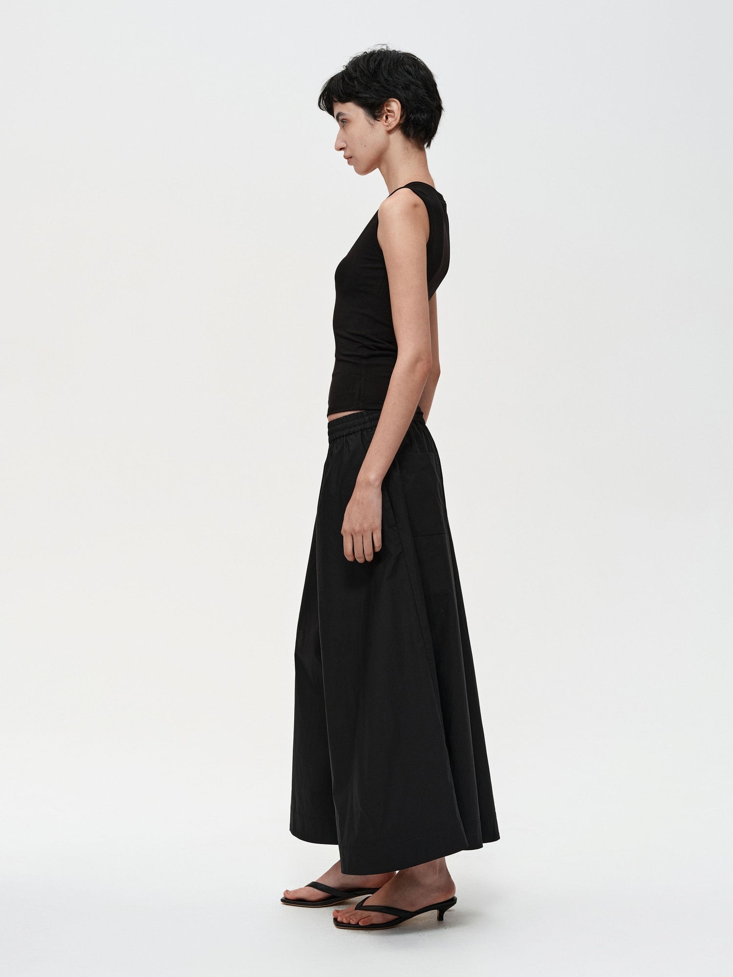 Northbutsouth Deep V Slim Fit Camisole In Three Colors