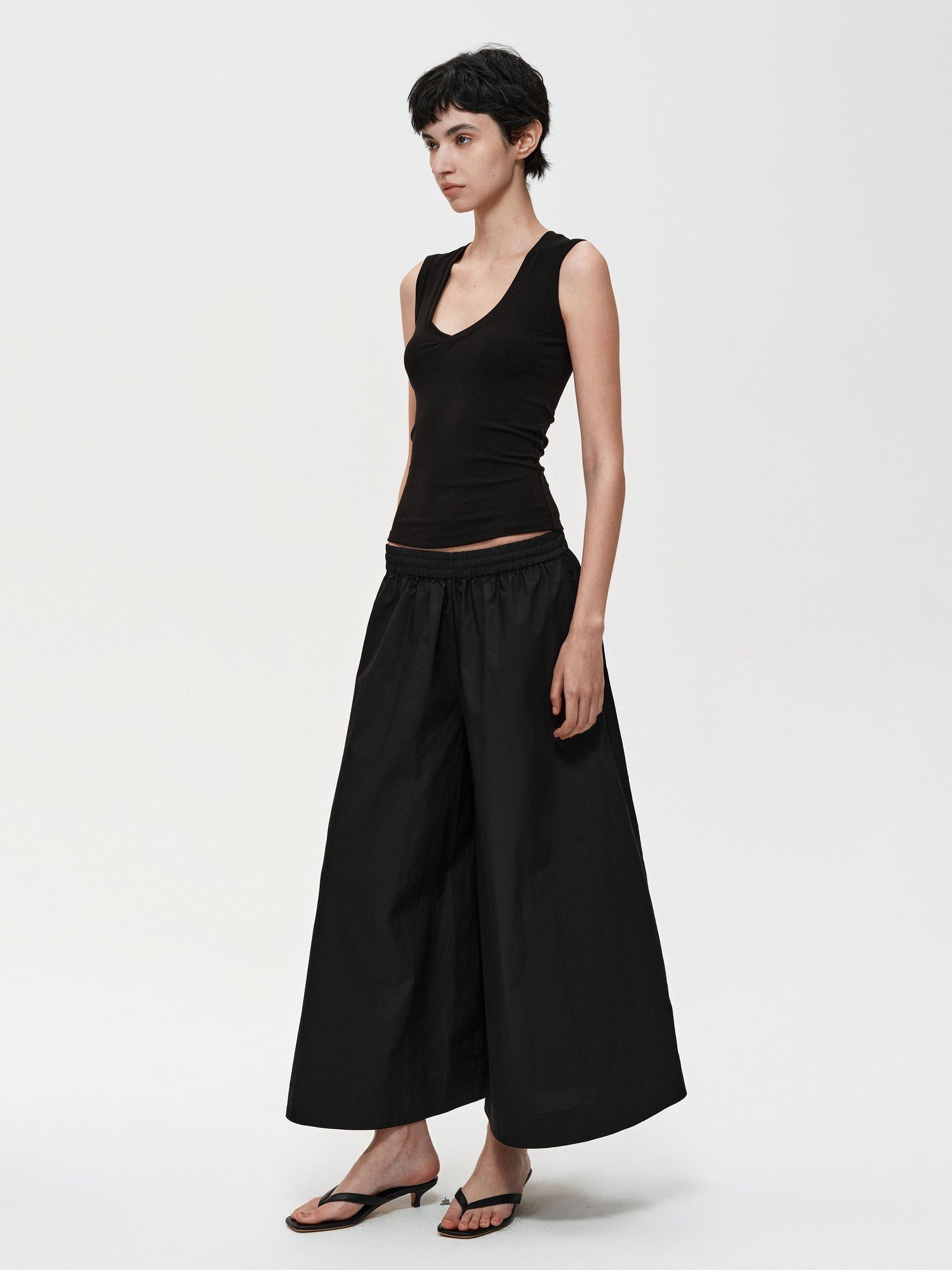 Northbutsouth Deep V Slim Fit Camisole In Three Colors