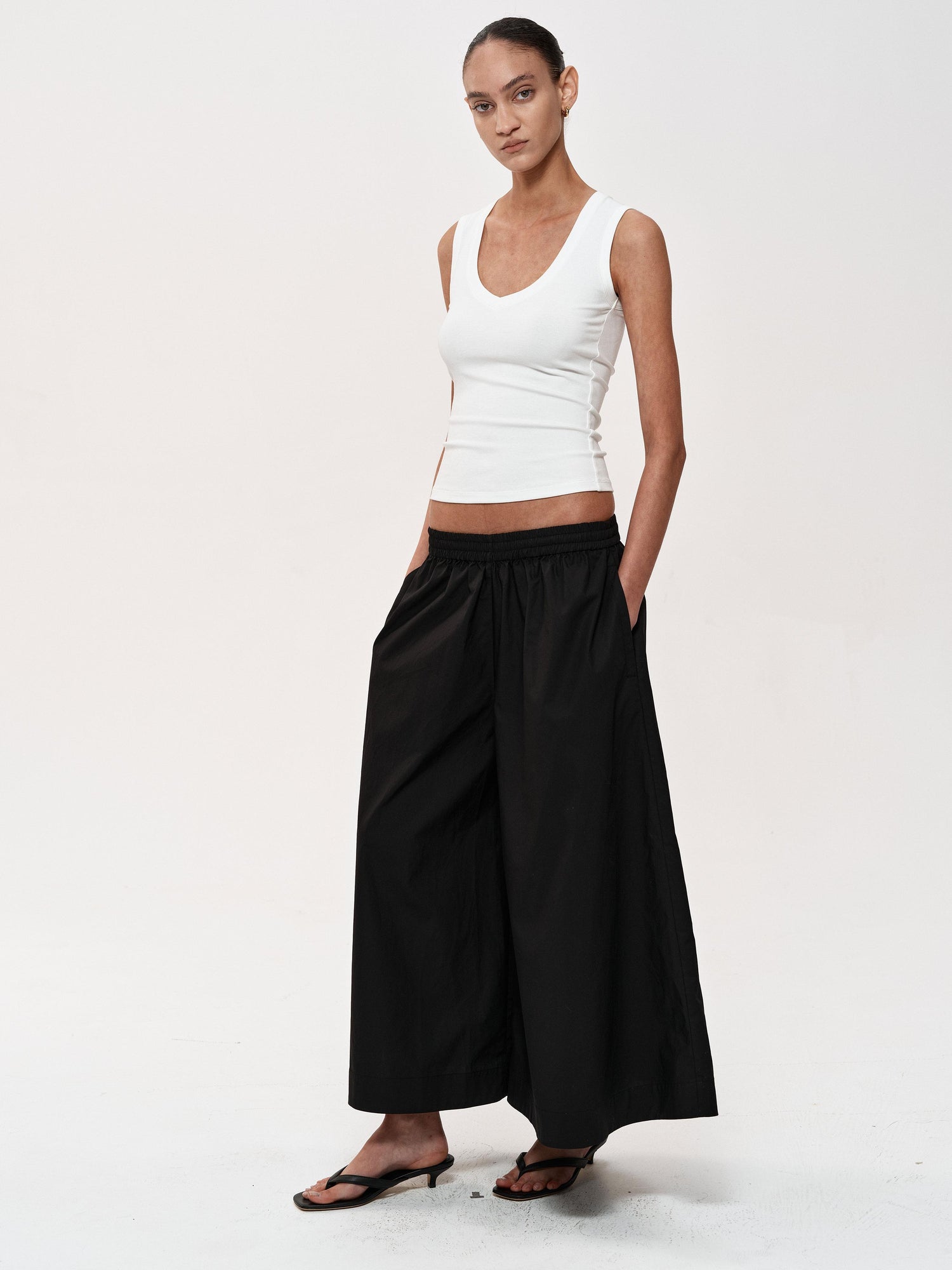 Northbutsouth Deep V Slim Fit Camisole In Three Colors