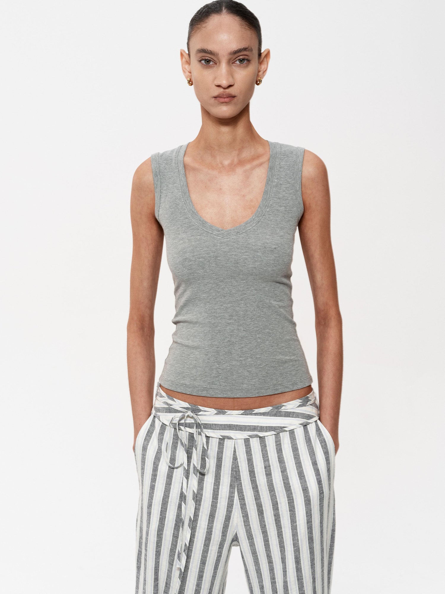 Northbutsouth Deep V Slim Fit Camisole In Three Colors