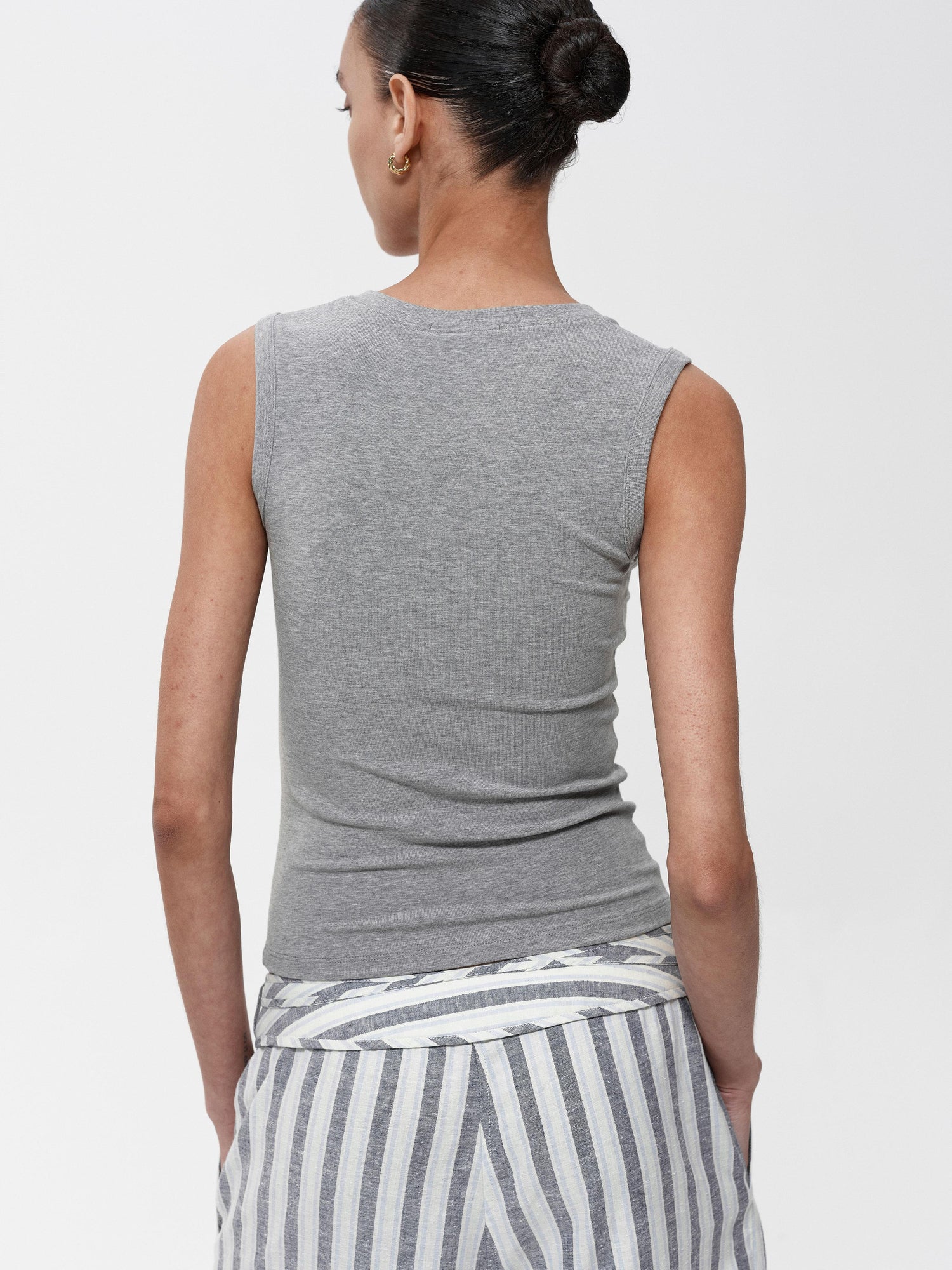 Northbutsouth Deep V Slim Fit Camisole In Three Colors