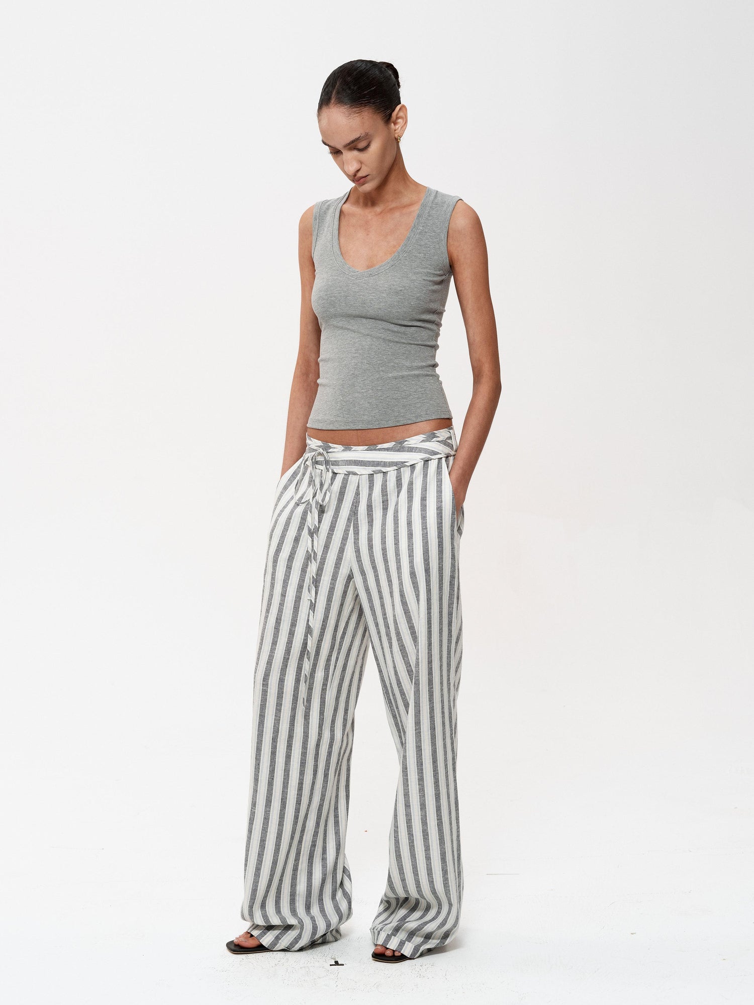 Northbutsouth Deep V Slim Fit Camisole In Three Colors