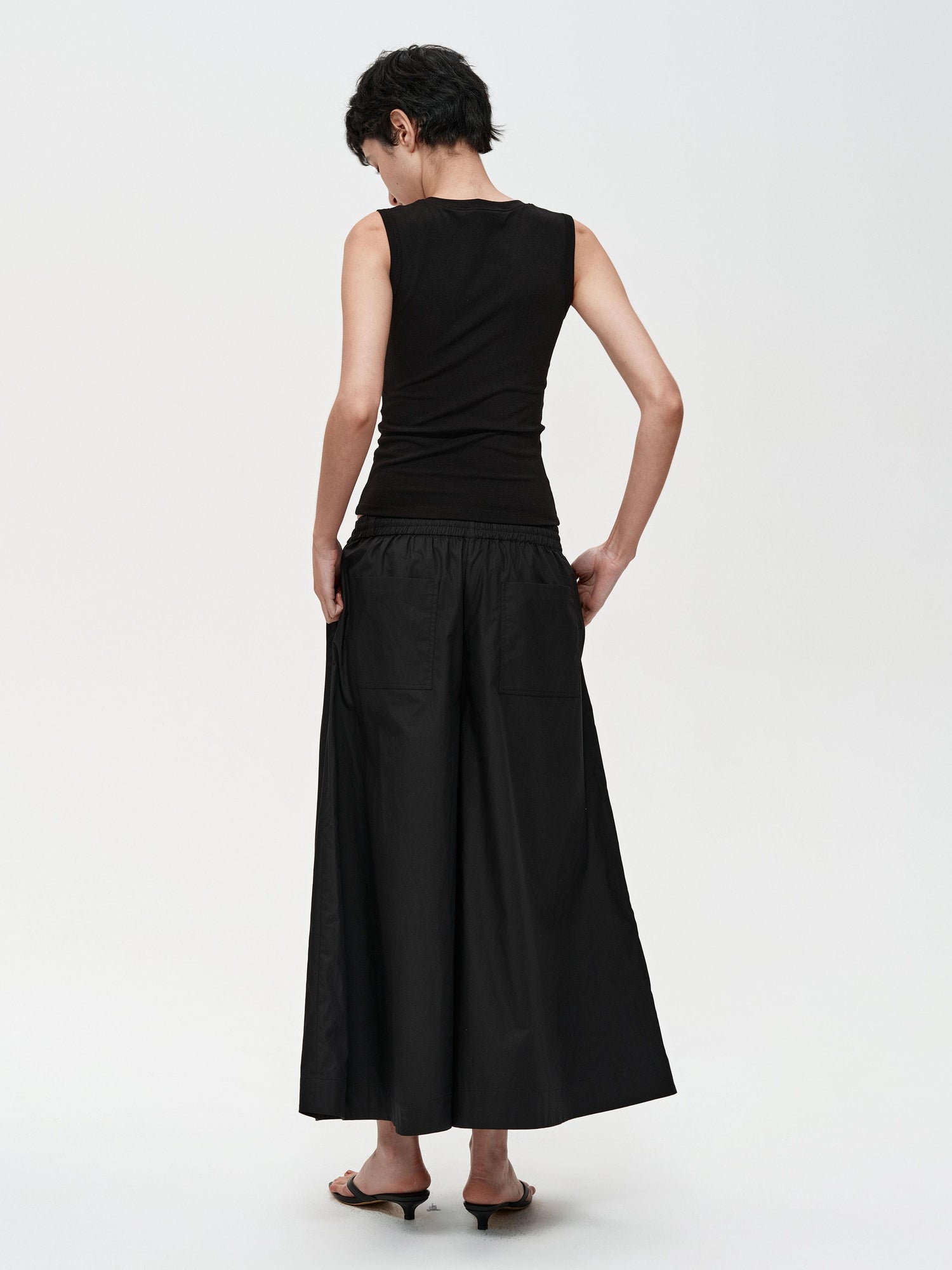 Northbutsouth Deep V Slim Fit Camisole In Three Colors