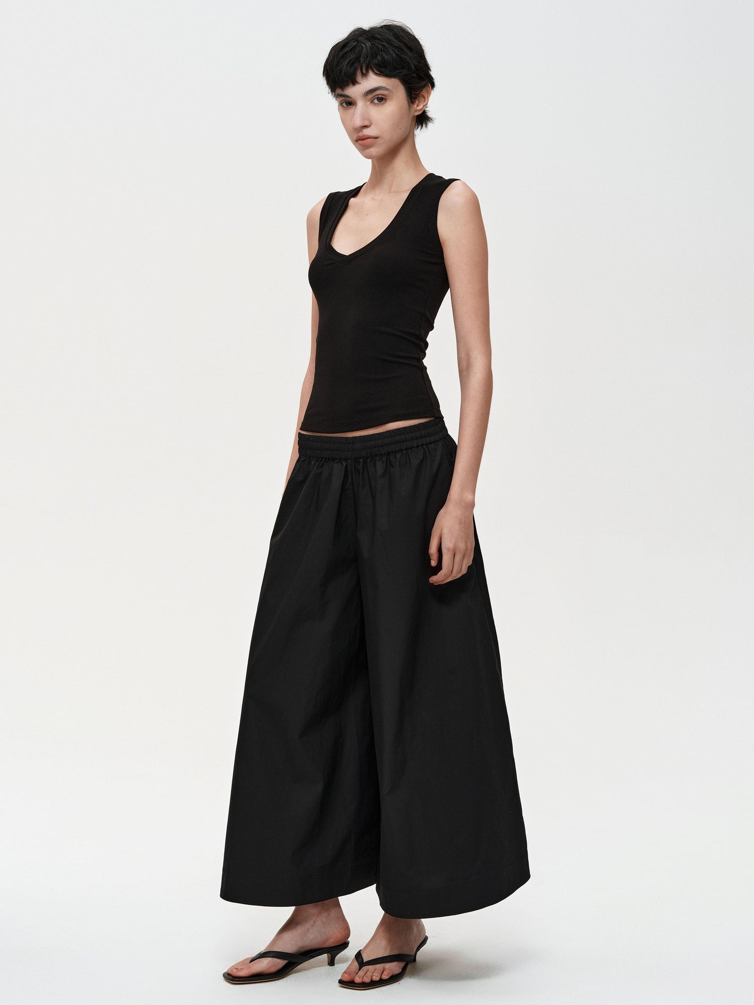 Northbutsouth Deep V Slim Fit Camisole In Three Colors