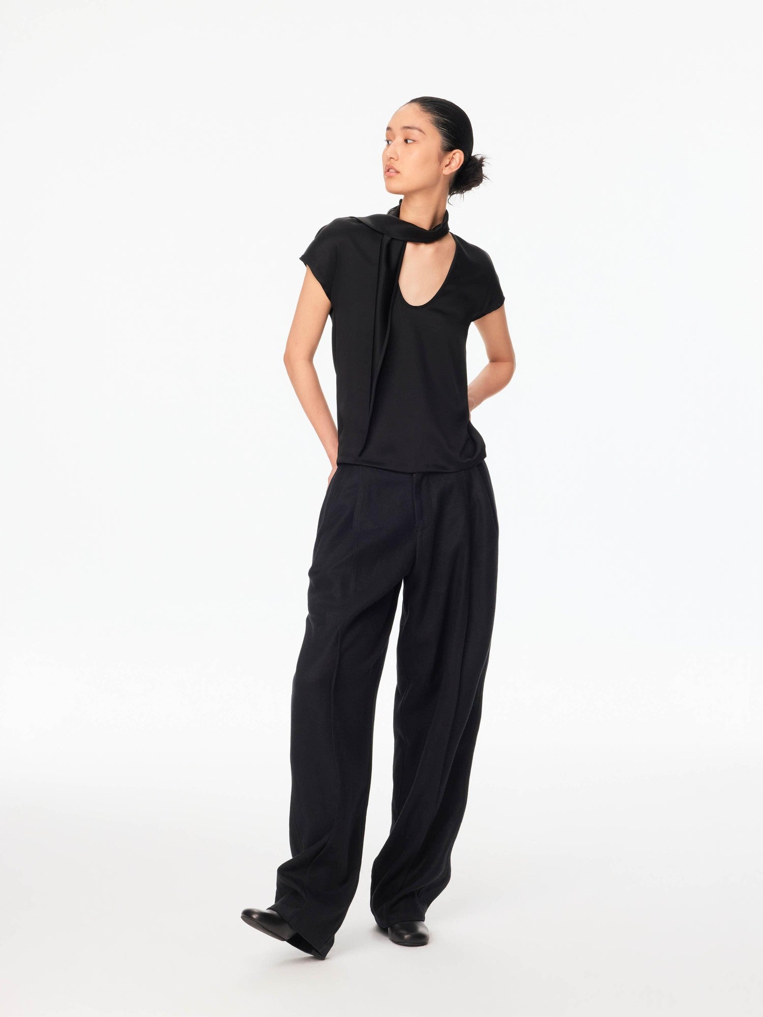Northbutsouth Draped Deep U Tie Neck Women&