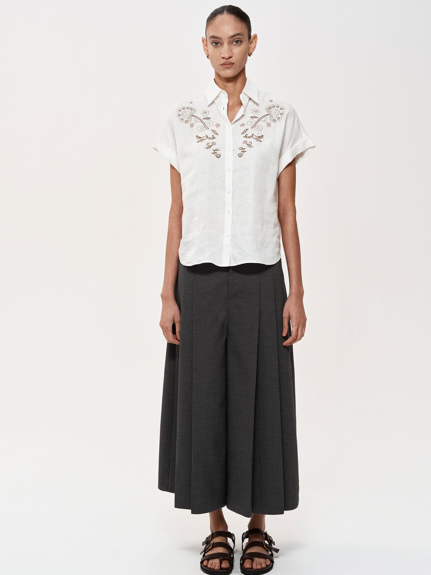 Northbutsouth Floral Embroidered Loose Fit Hemp Shirt