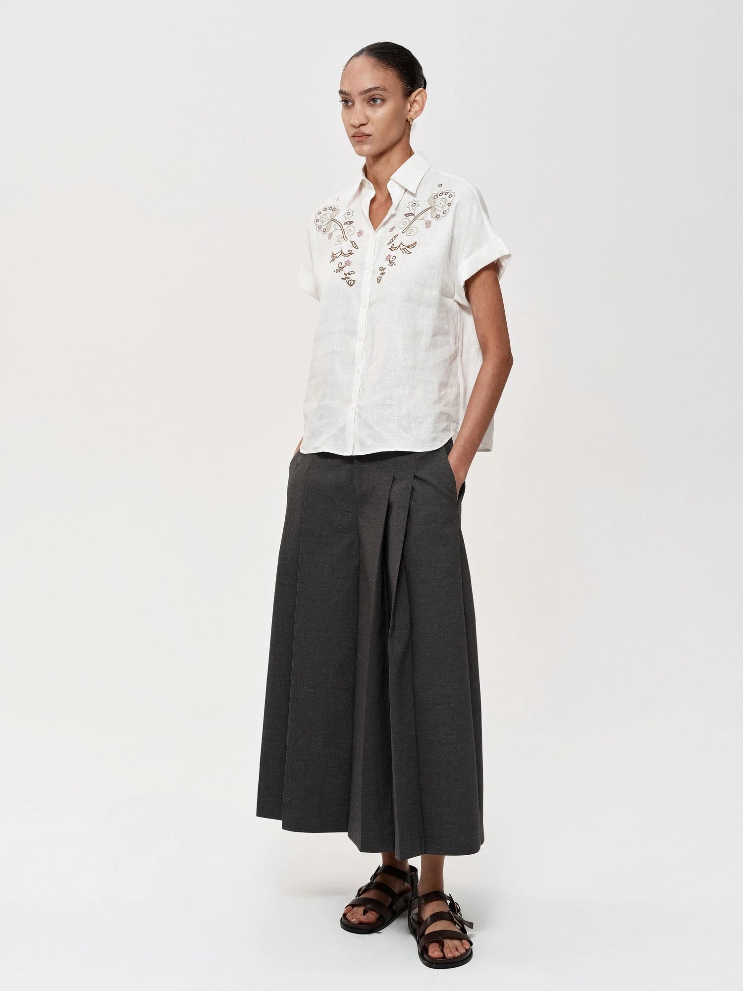 Floral Embroidered Loose Fit Hemp Shirt