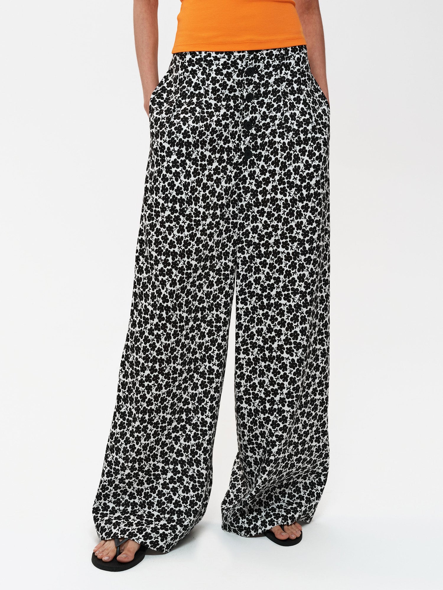 Northbutsouth Floral Print Hemp Lyocell Relaxed Trousers with Multiple Buttons