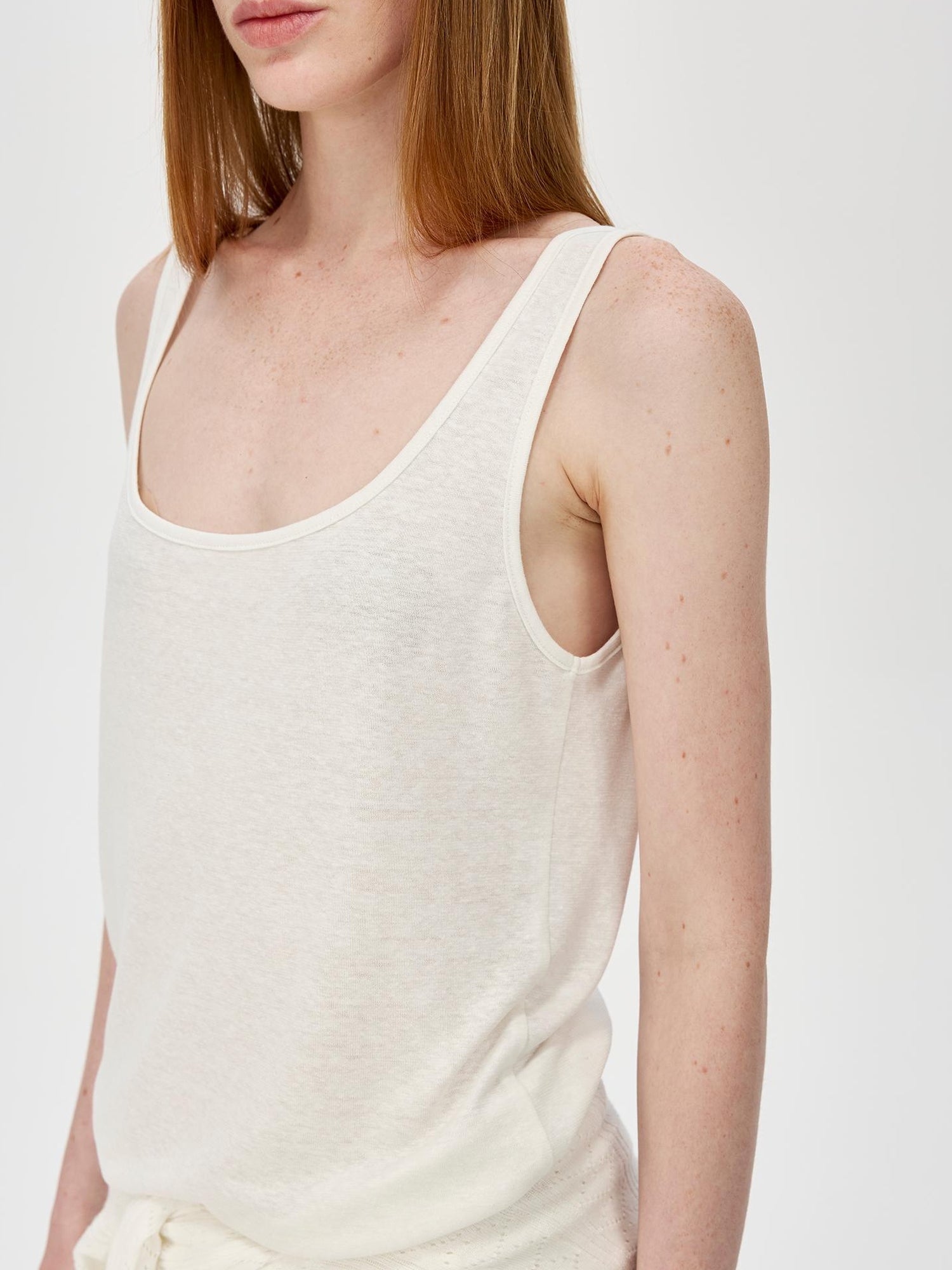 Northbutsouth Lightweight U Neck Linen Blend Relaxed Holiday Vest