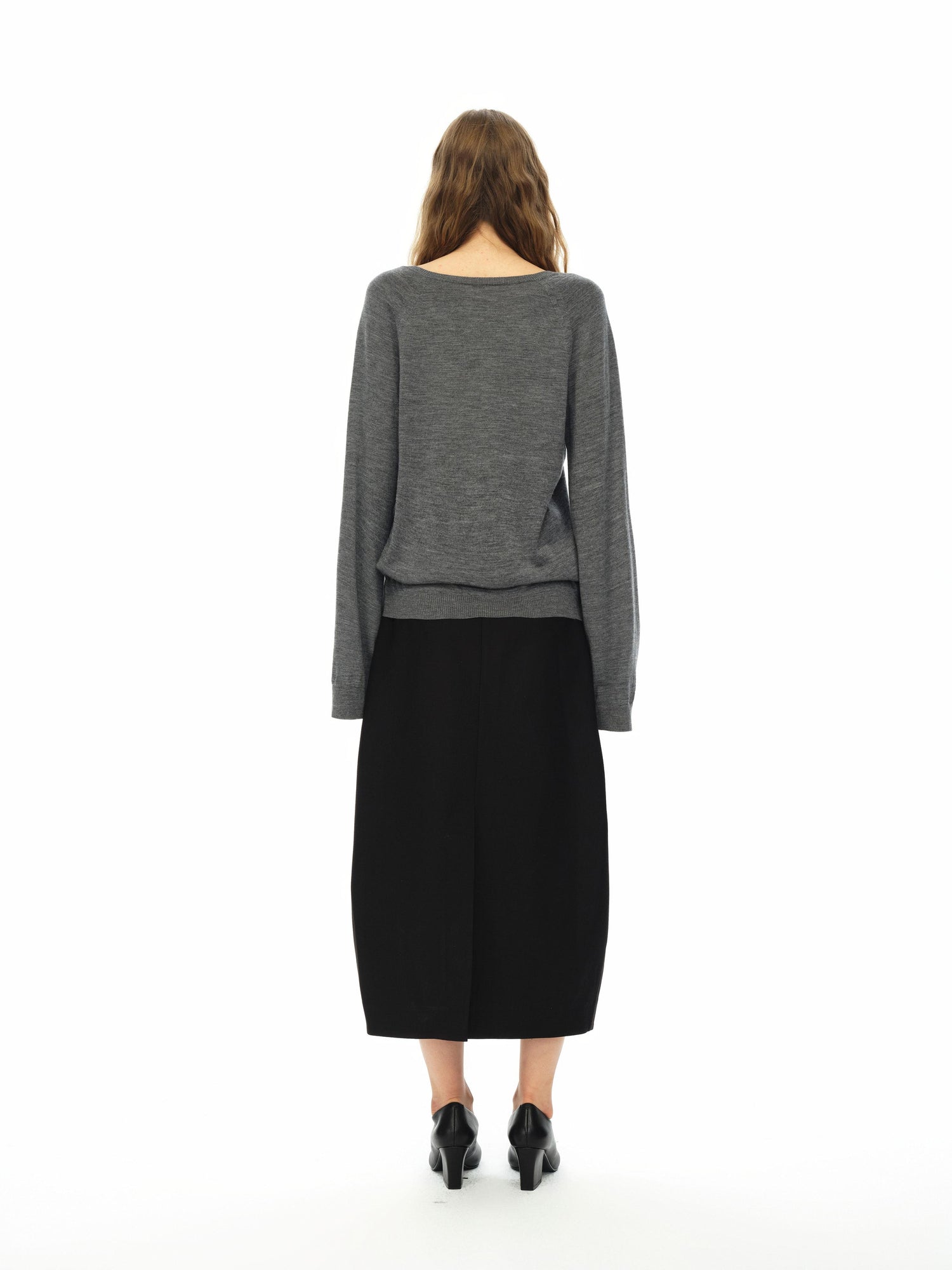 Northbutsouth Lightweight Wool V-Neck Loose Knit Sweater