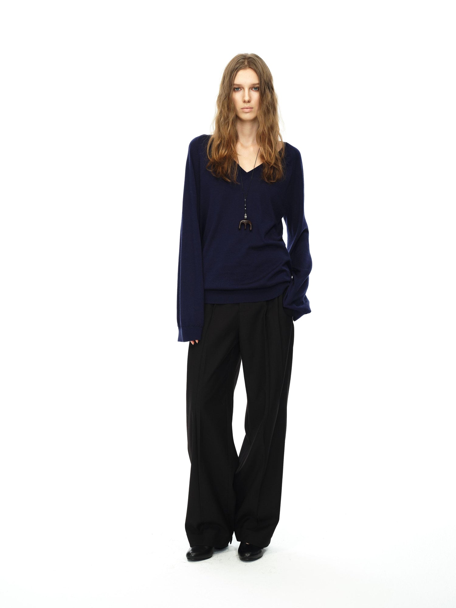 Northbutsouth Lightweight Wool V-Neck Loose Knit Sweater