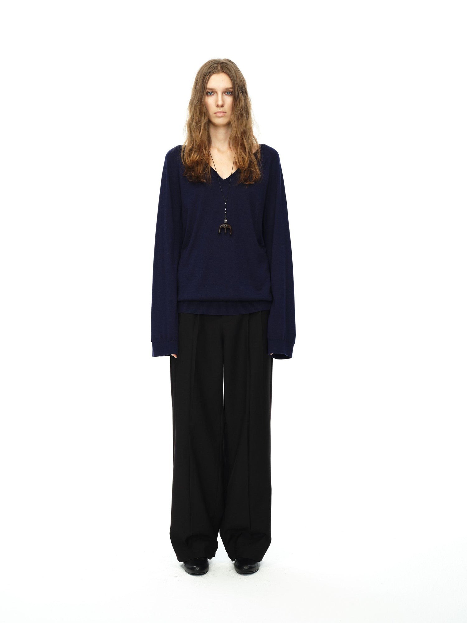 Northbutsouth Lightweight Wool V-Neck Loose Knit Sweater