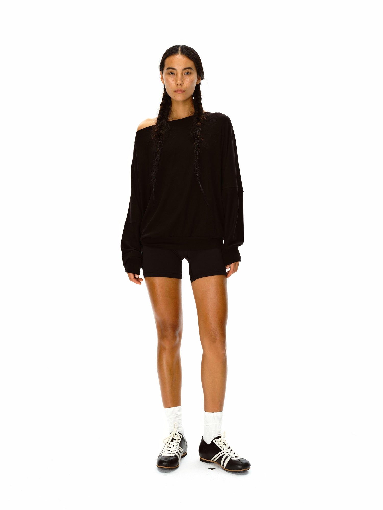 Northbutsouth Oblique Shoulder Batwing Sleeve Stacked Top