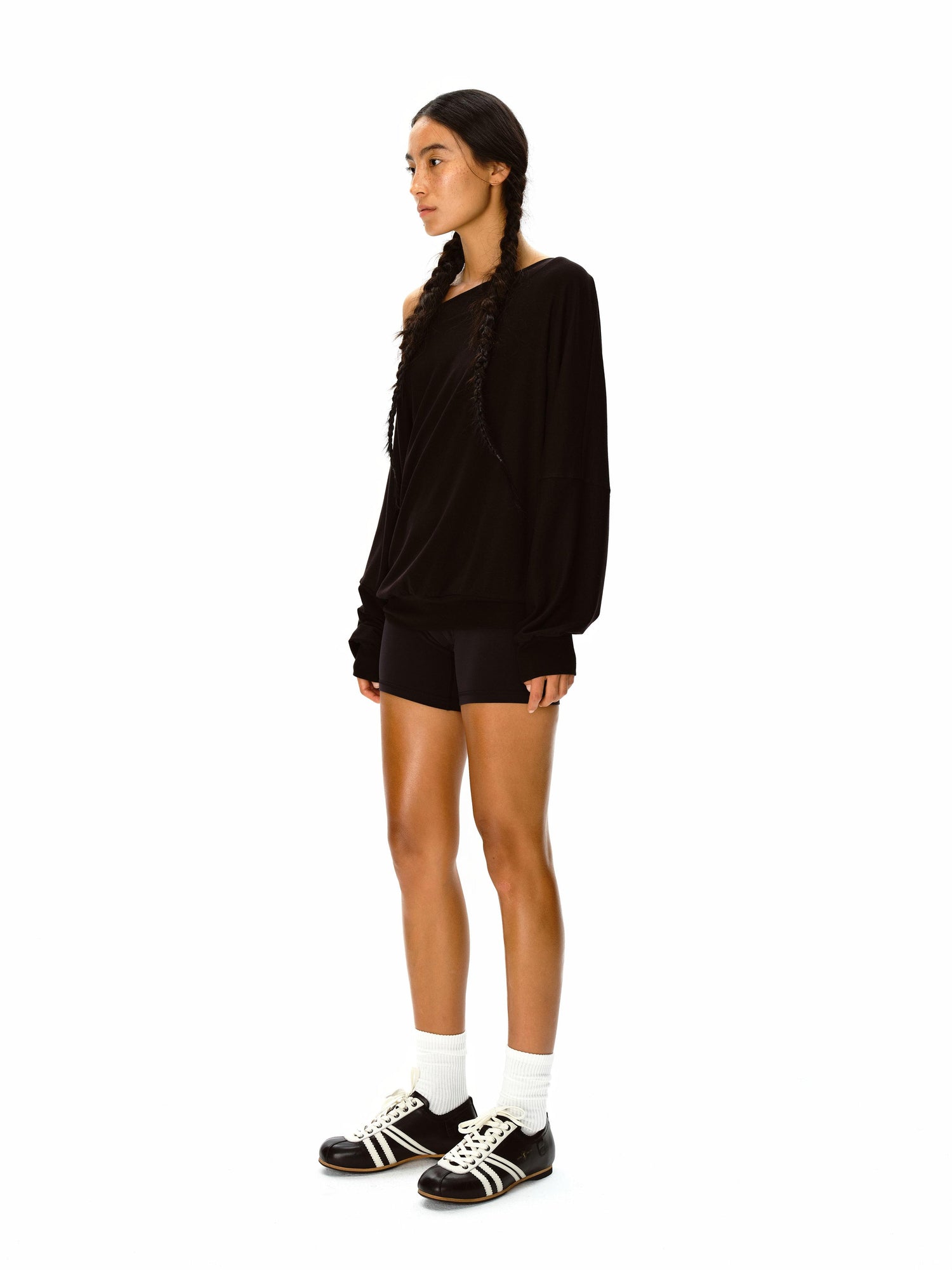 Northbutsouth Oblique Shoulder Batwing Sleeve Stacked Top