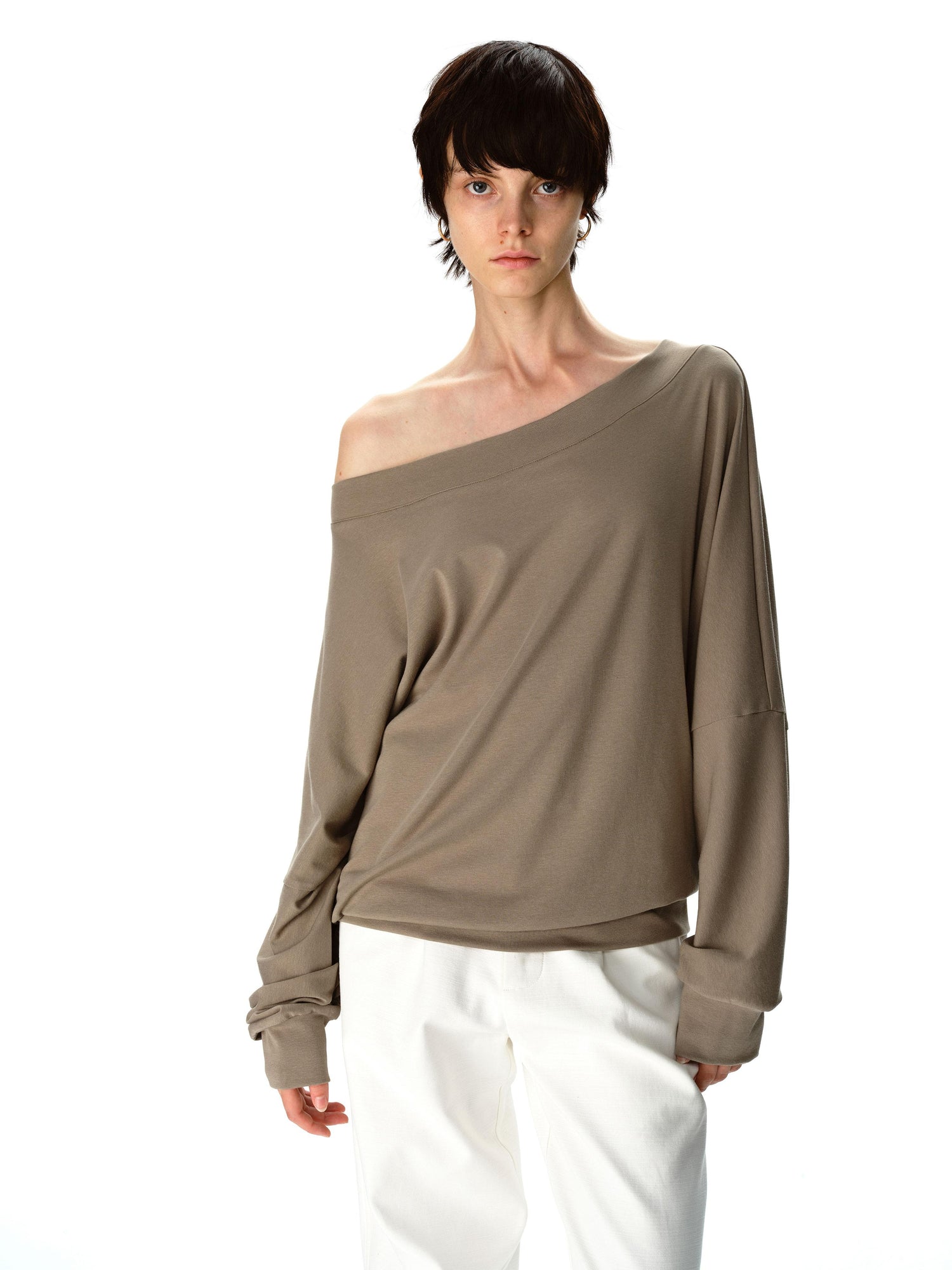Northbutsouth Oblique Shoulder Batwing Sleeve Stacked Top