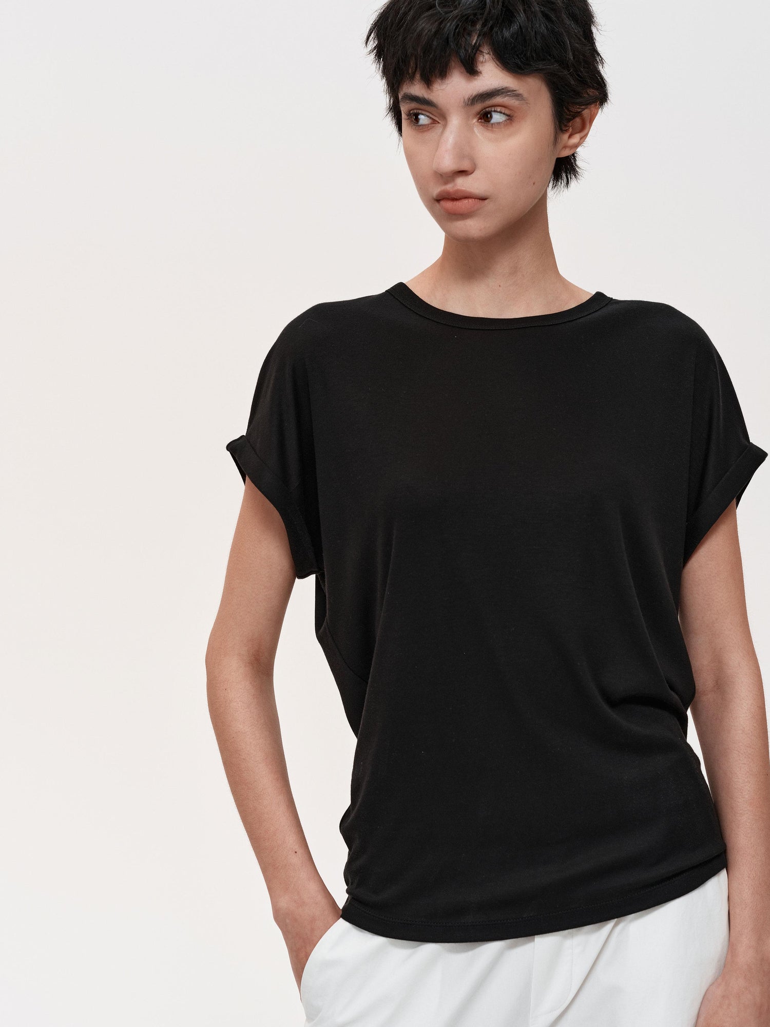 Northbutsouth Raglan Batwing Sleeve Cropped Relaxed Fit T-Shirt