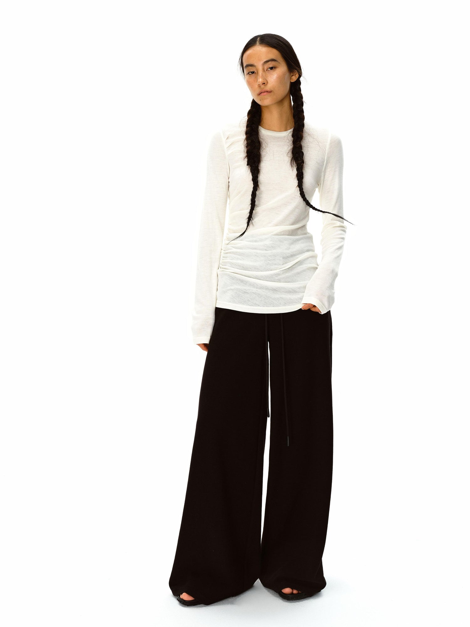 Northbutsouth Round Neck Wool Fitted Gather Top