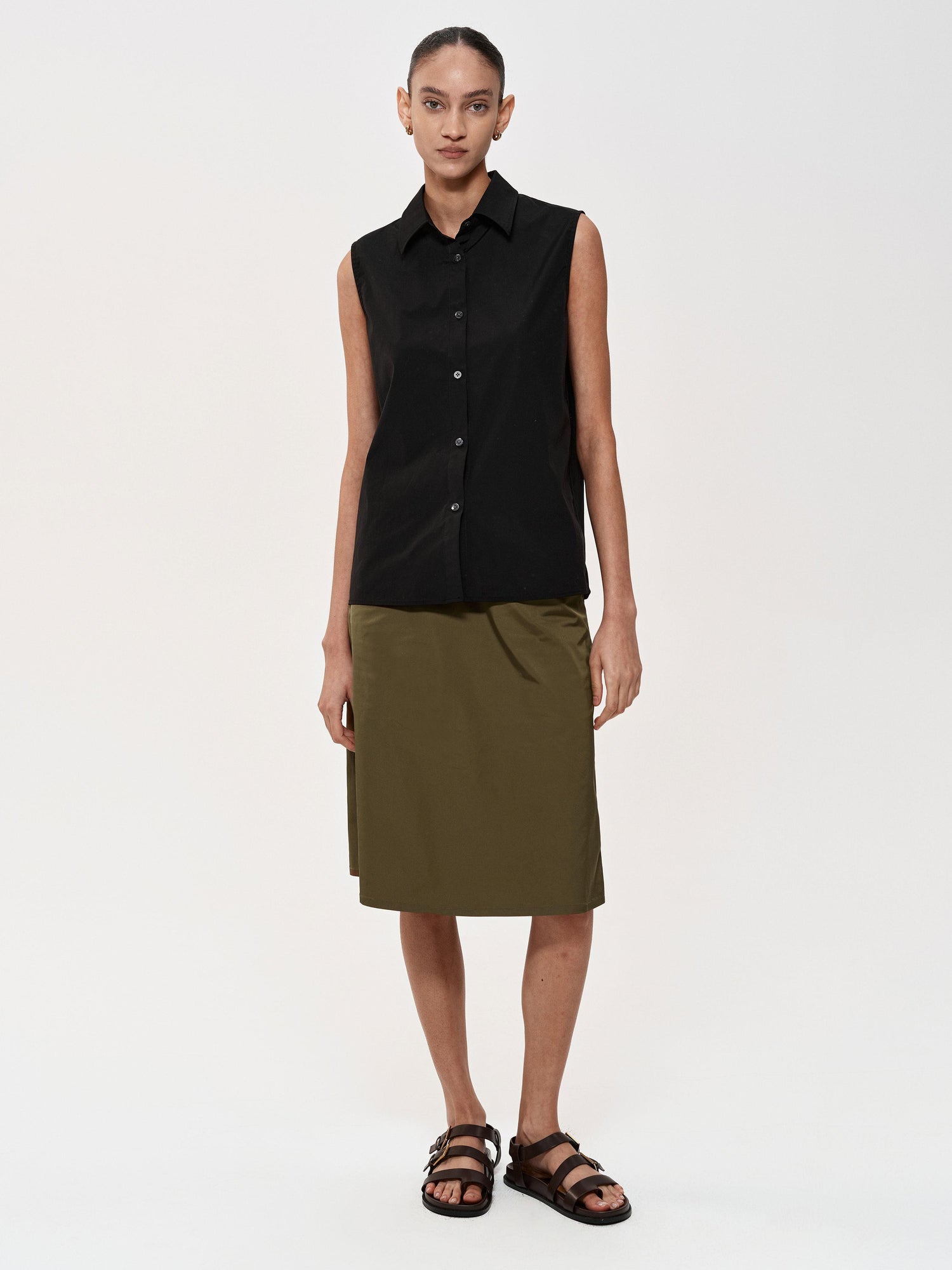 Northbutsouth Single Row Button Sleeveless Cotton Shirt in Black and Red