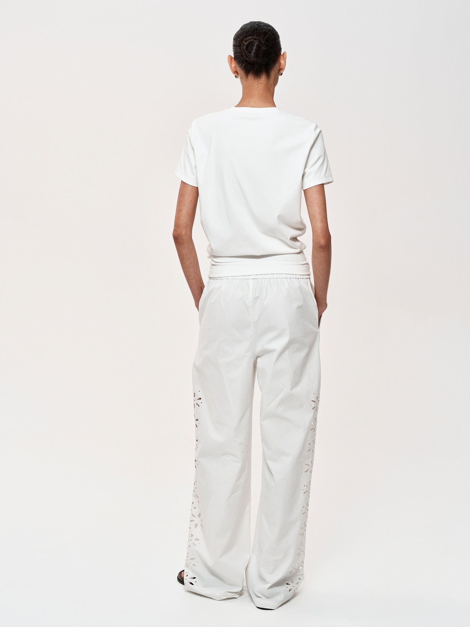 Northbutsouth Stacked Pleat Hem Round Neck T-shirt