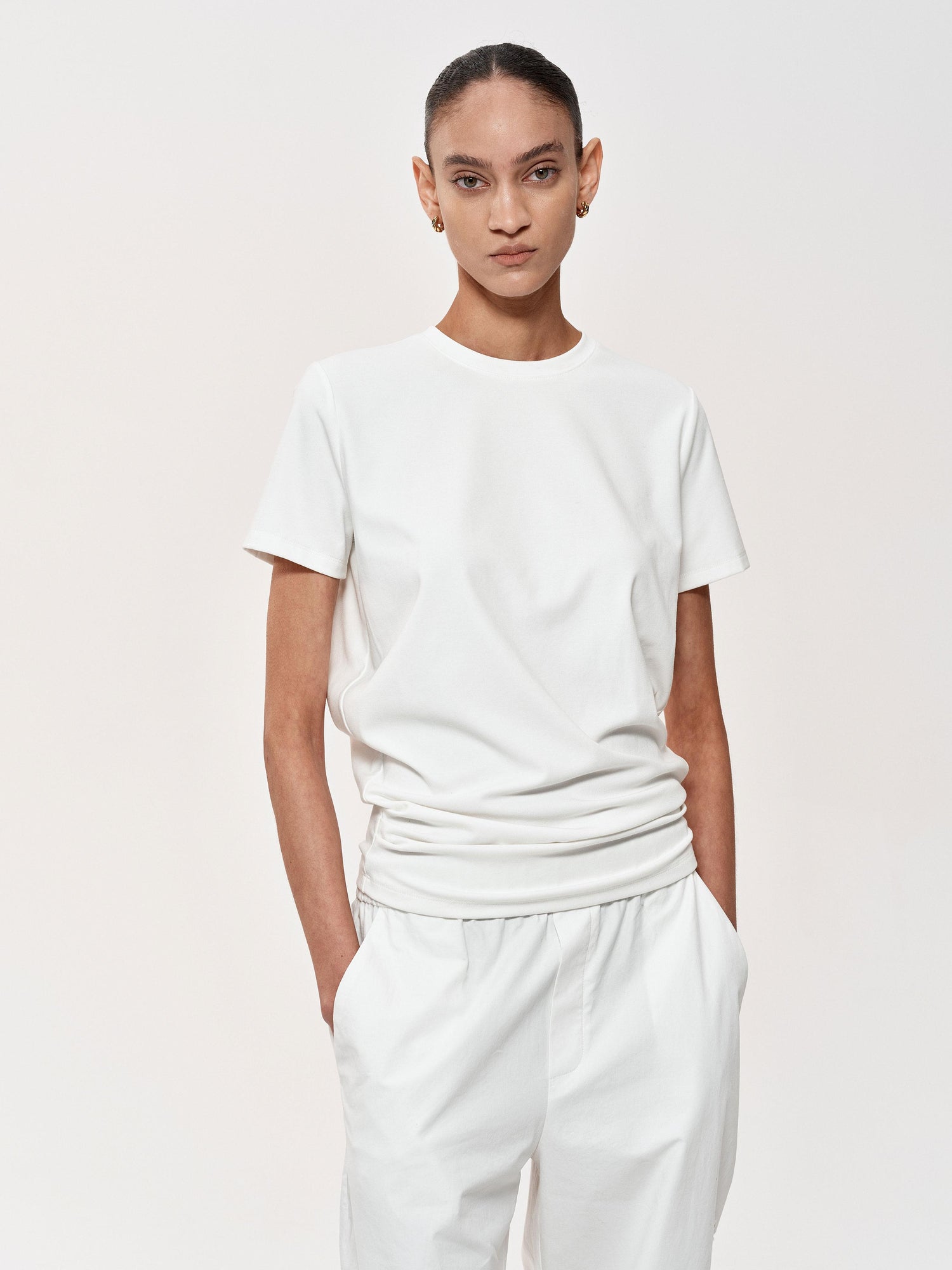 Northbutsouth Stacked Pleat Hem Round Neck T-shirt