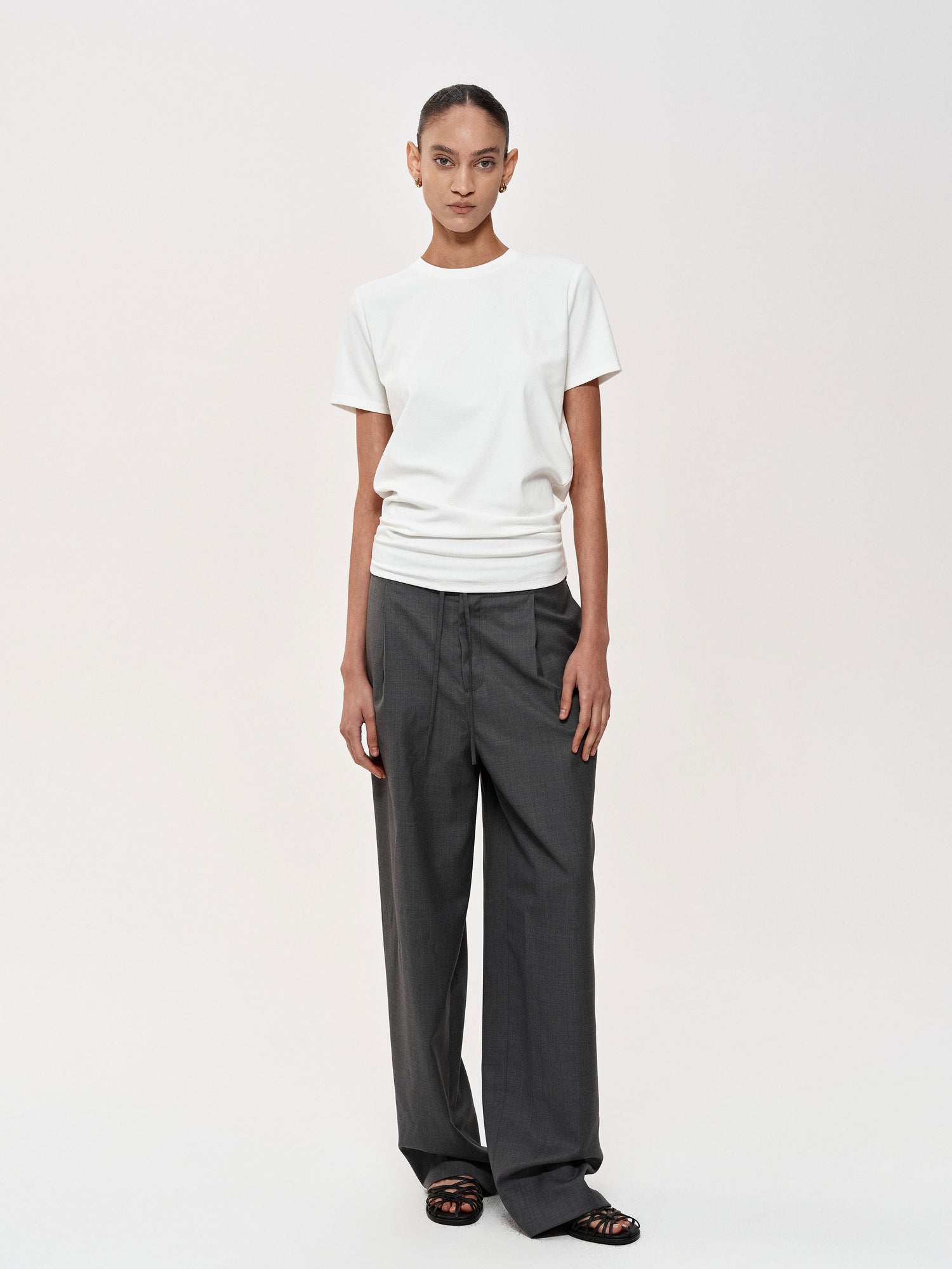 Northbutsouth Stacked Pleat Hem Round Neck T-shirt