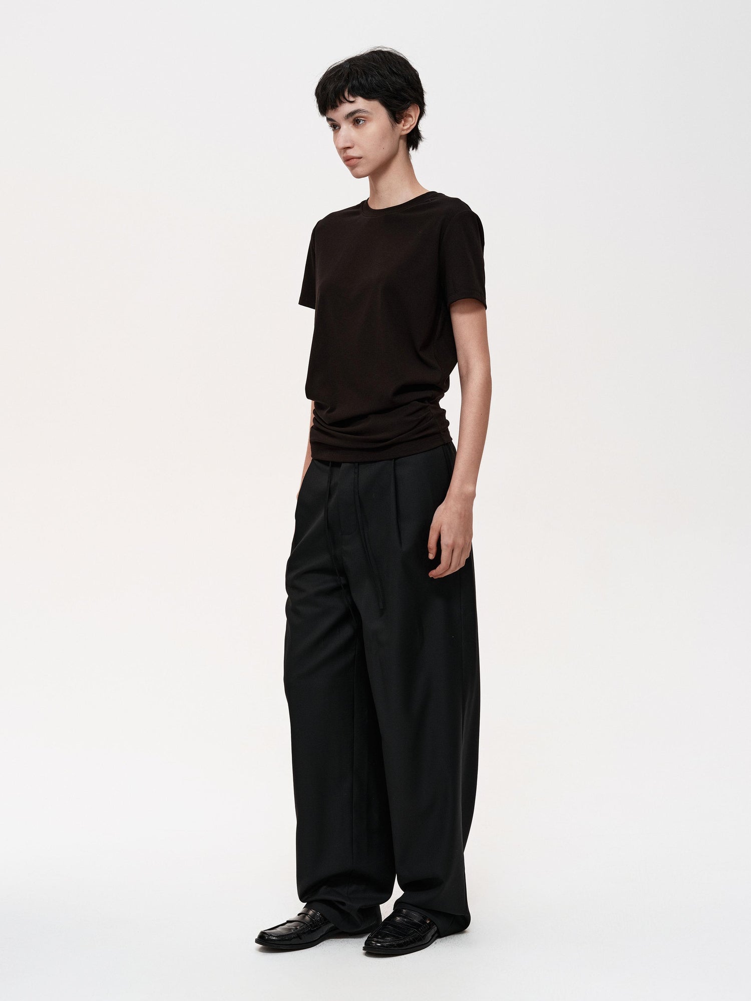 Northbutsouth Stacked Pleat Hem Round Neck T-shirt