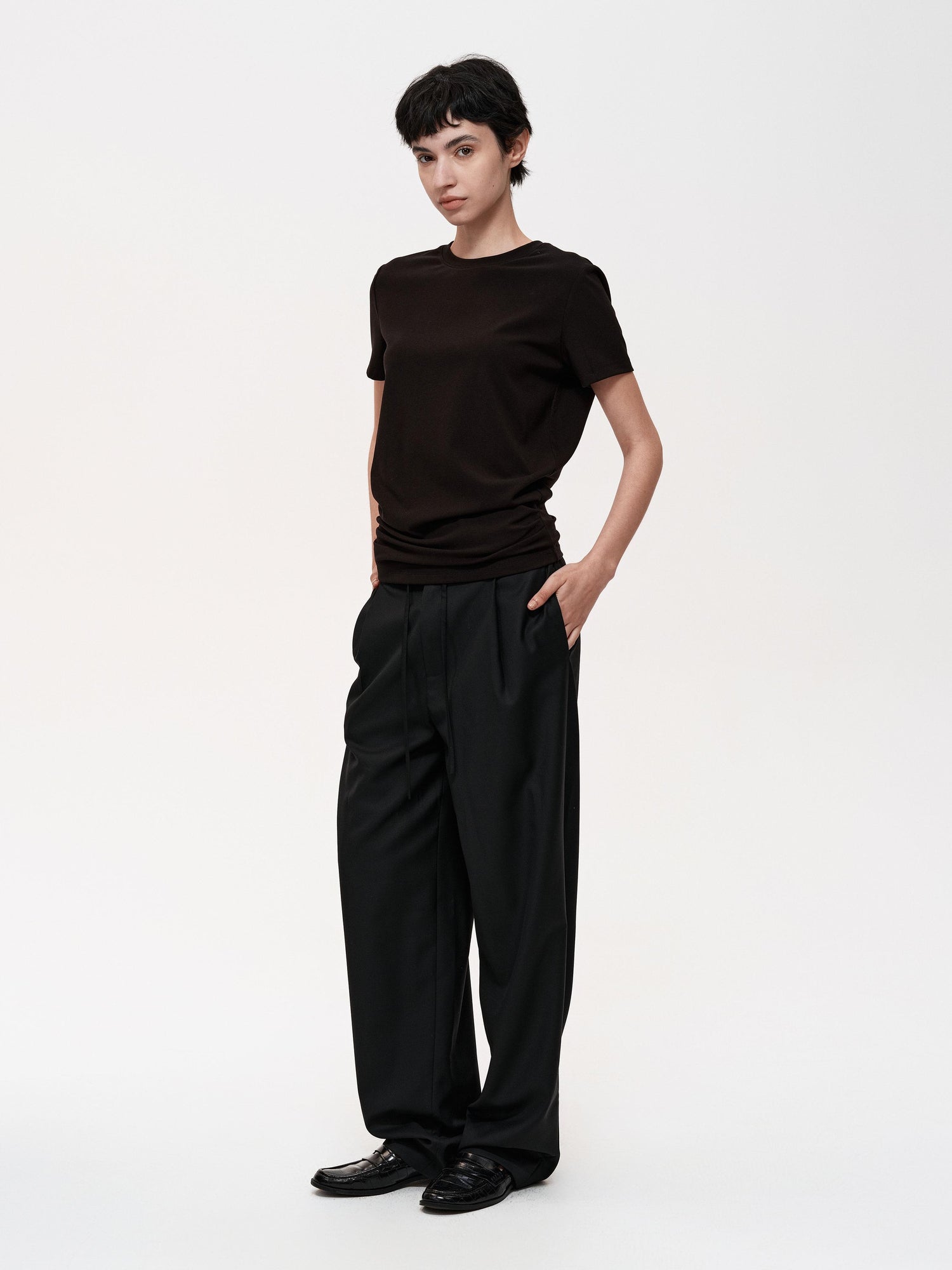 Northbutsouth Stacked Pleat Hem Round Neck T-shirt