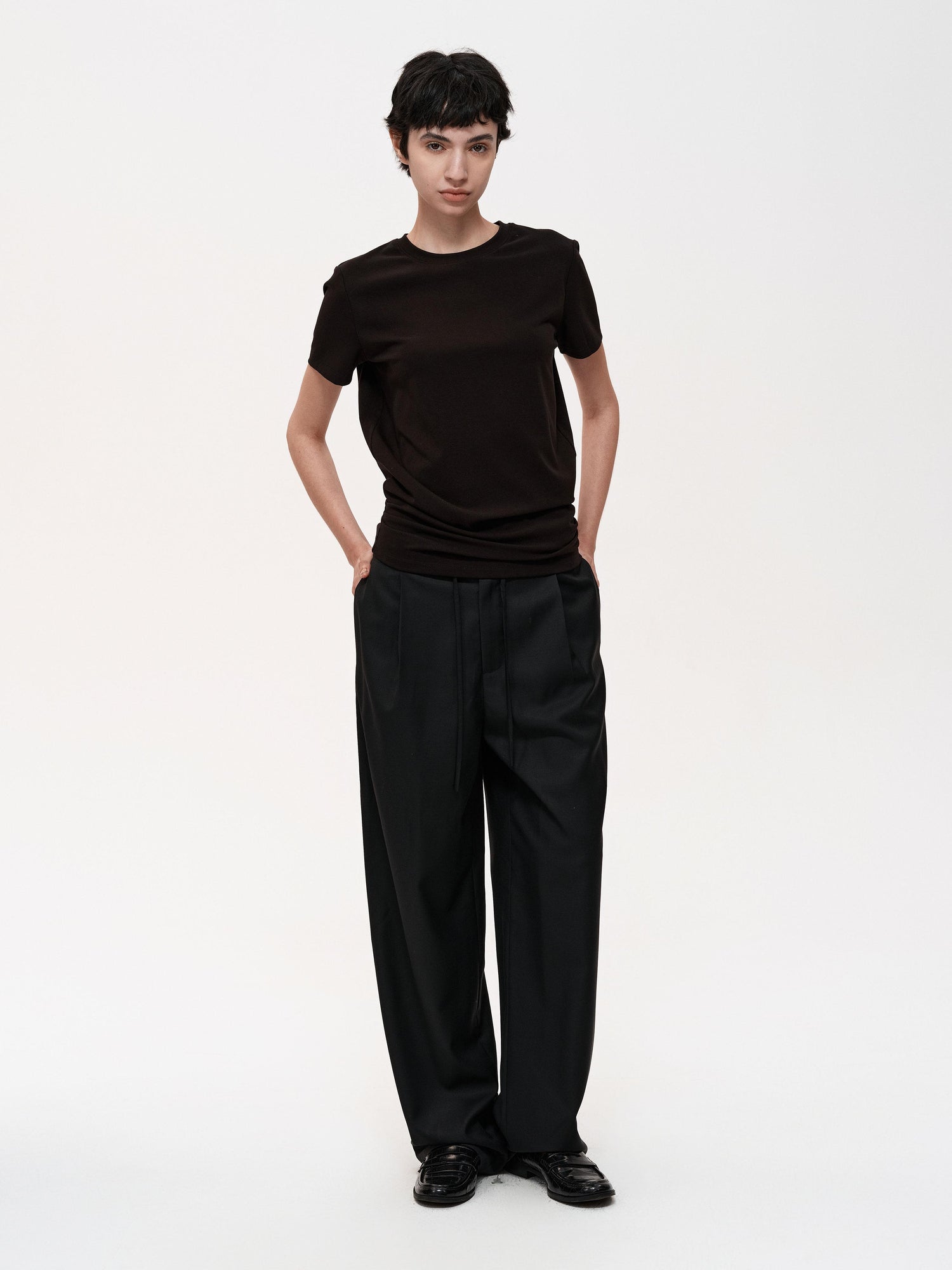 Northbutsouth Stacked Pleat Hem Round Neck T-shirt