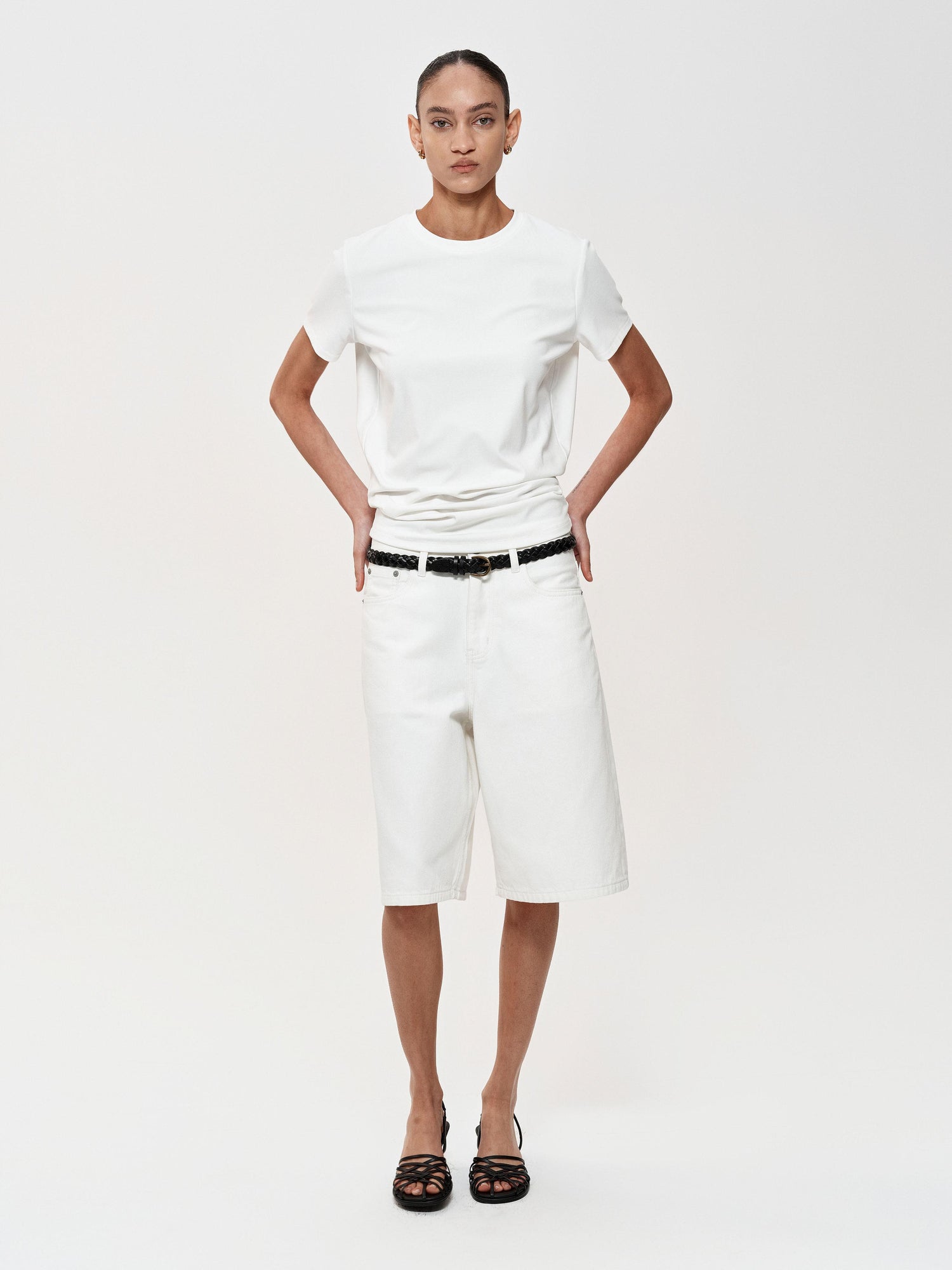 Northbutsouth Stacked Pleat Hem Round Neck T-shirt