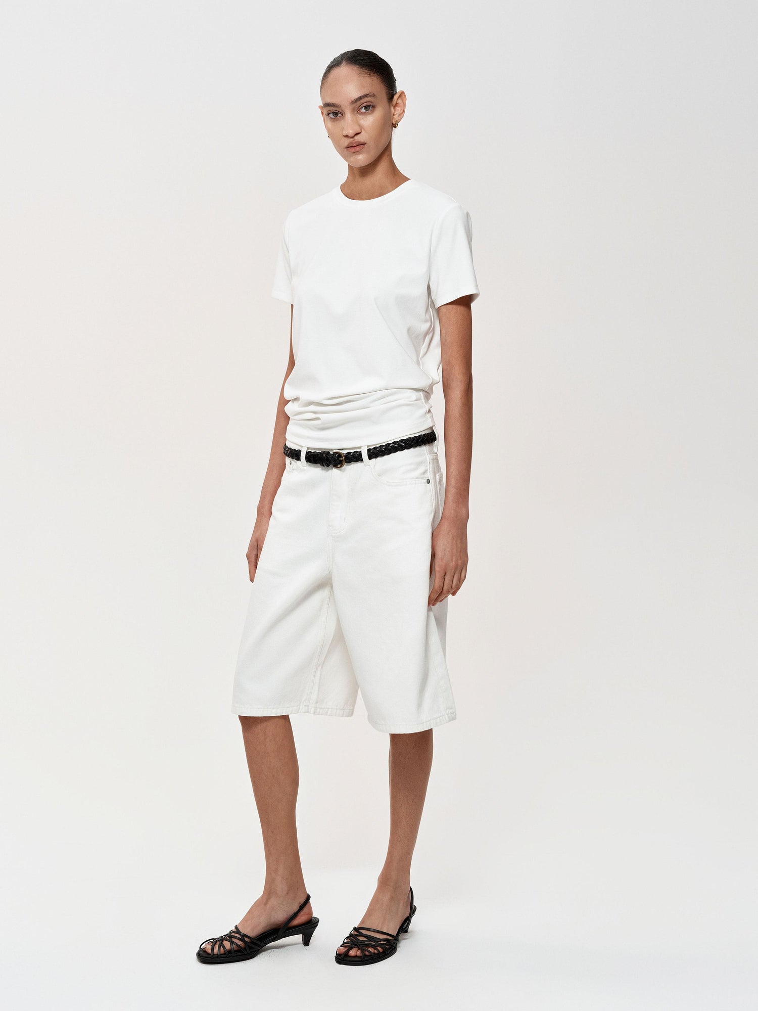 Northbutsouth Stacked Pleat Hem Round Neck T-shirt