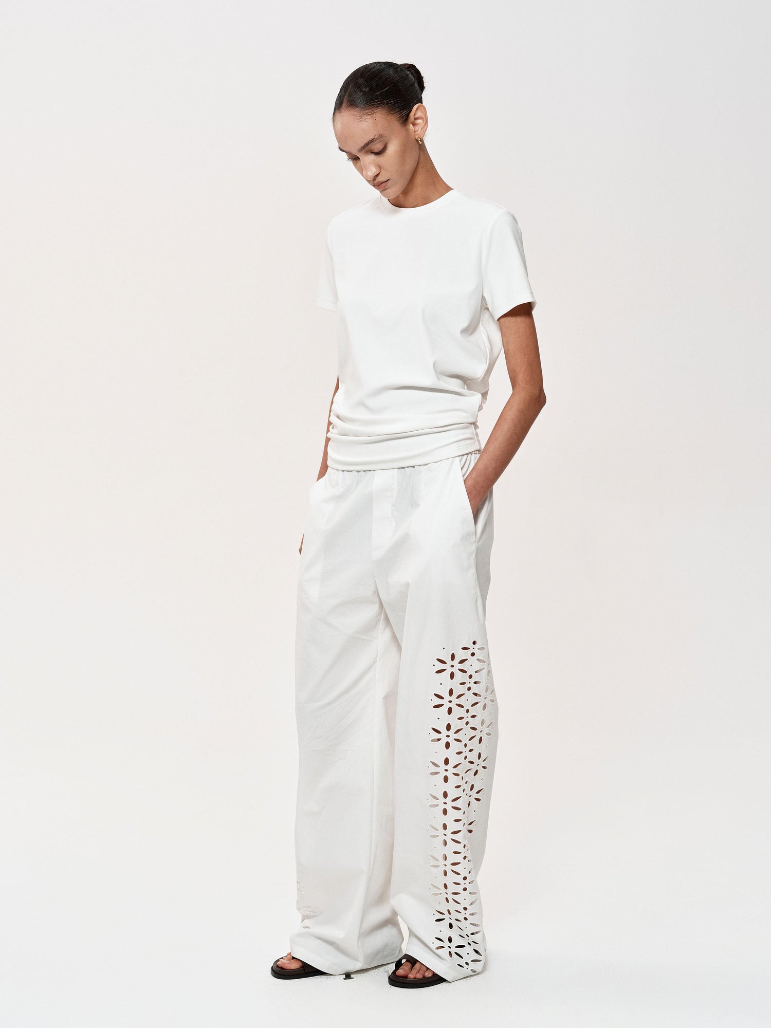 Northbutsouth Stacked Pleat Hem Round Neck T-shirt