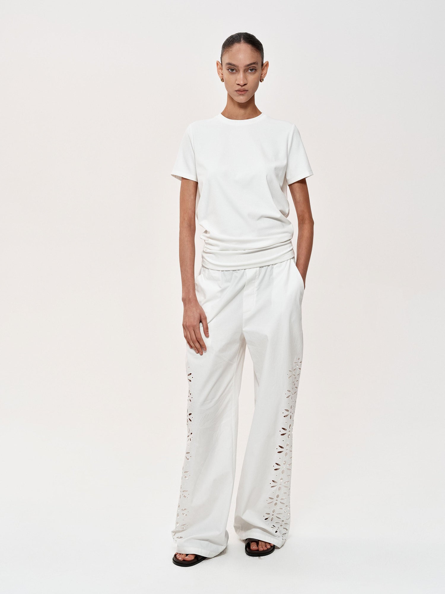 Northbutsouth Stacked Pleat Hem Round Neck T-shirt