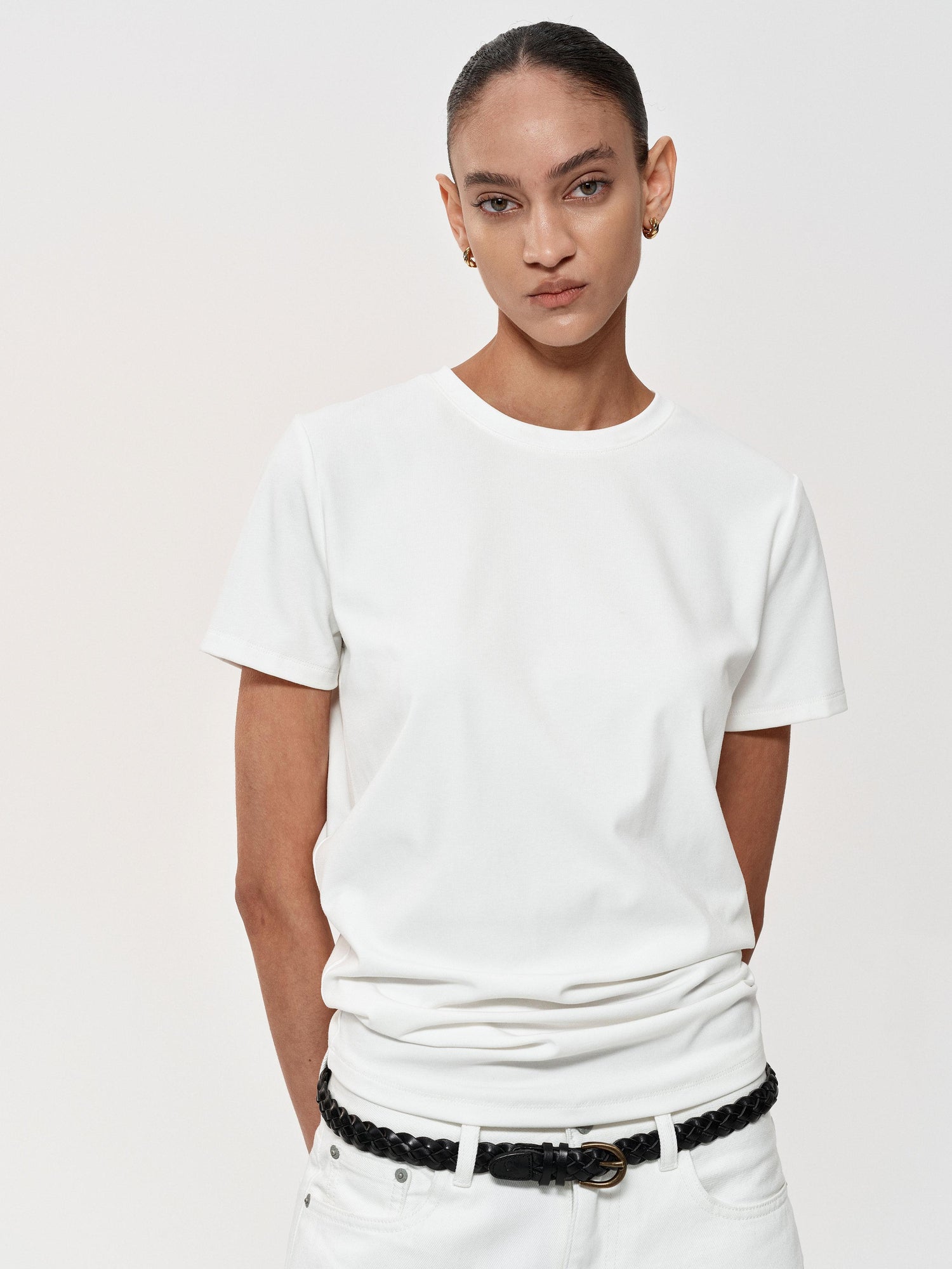 Northbutsouth Stacked Pleat Hem Round Neck T-shirt