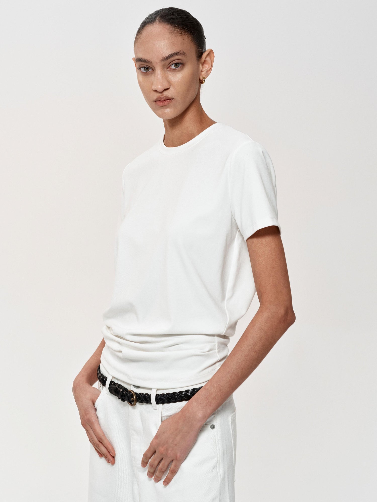Northbutsouth Stacked Pleat Hem Round Neck T-shirt